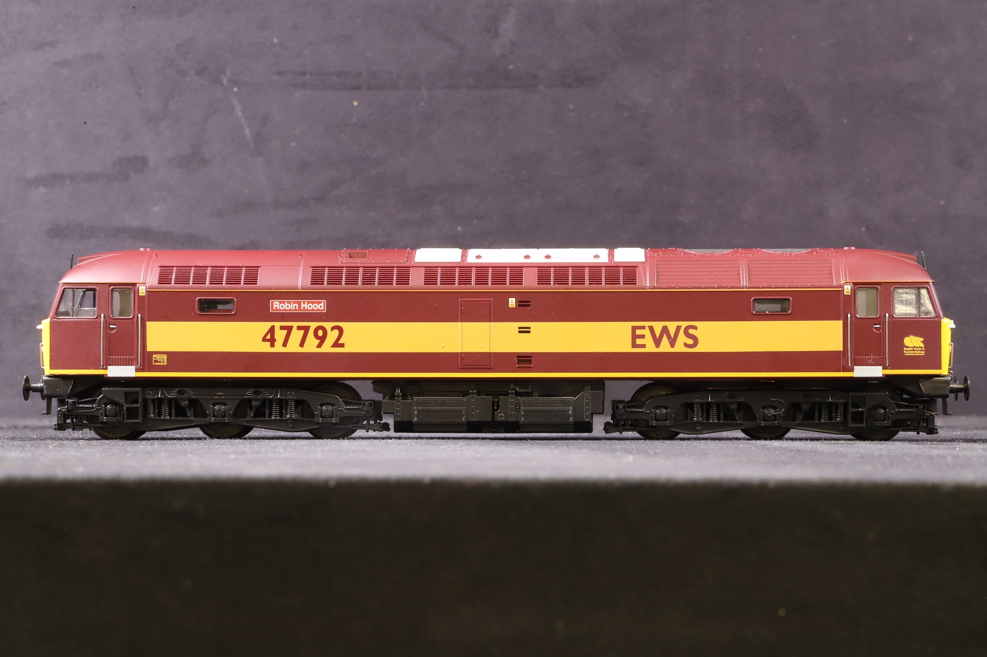 Heljan OO Class 47 '47792' EWS Robin Hood
