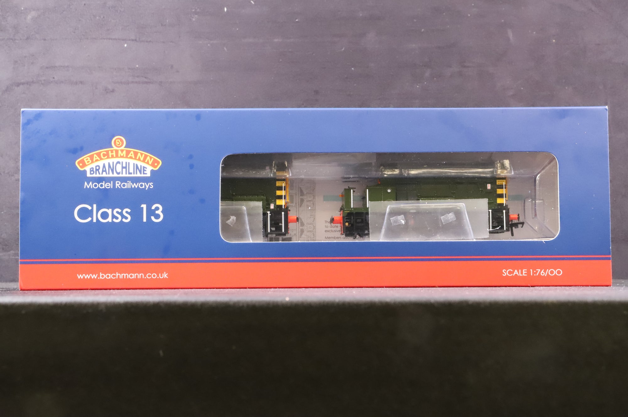 Bachmann OO 35-945 Class 13 'D4502' BR Green With Wasp Stripes