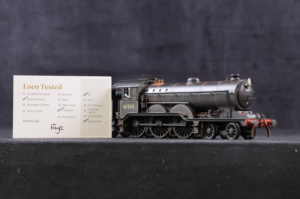 Hornby OO R3431 B12 Class &#39;61533&#39; BR Lined Black E/C, Weathered