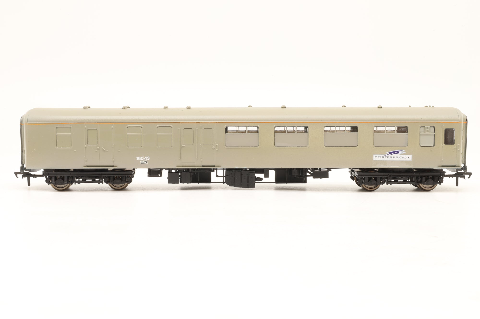 Bachmann OO Mk2 BSO 16043 in Porterbrook Grey