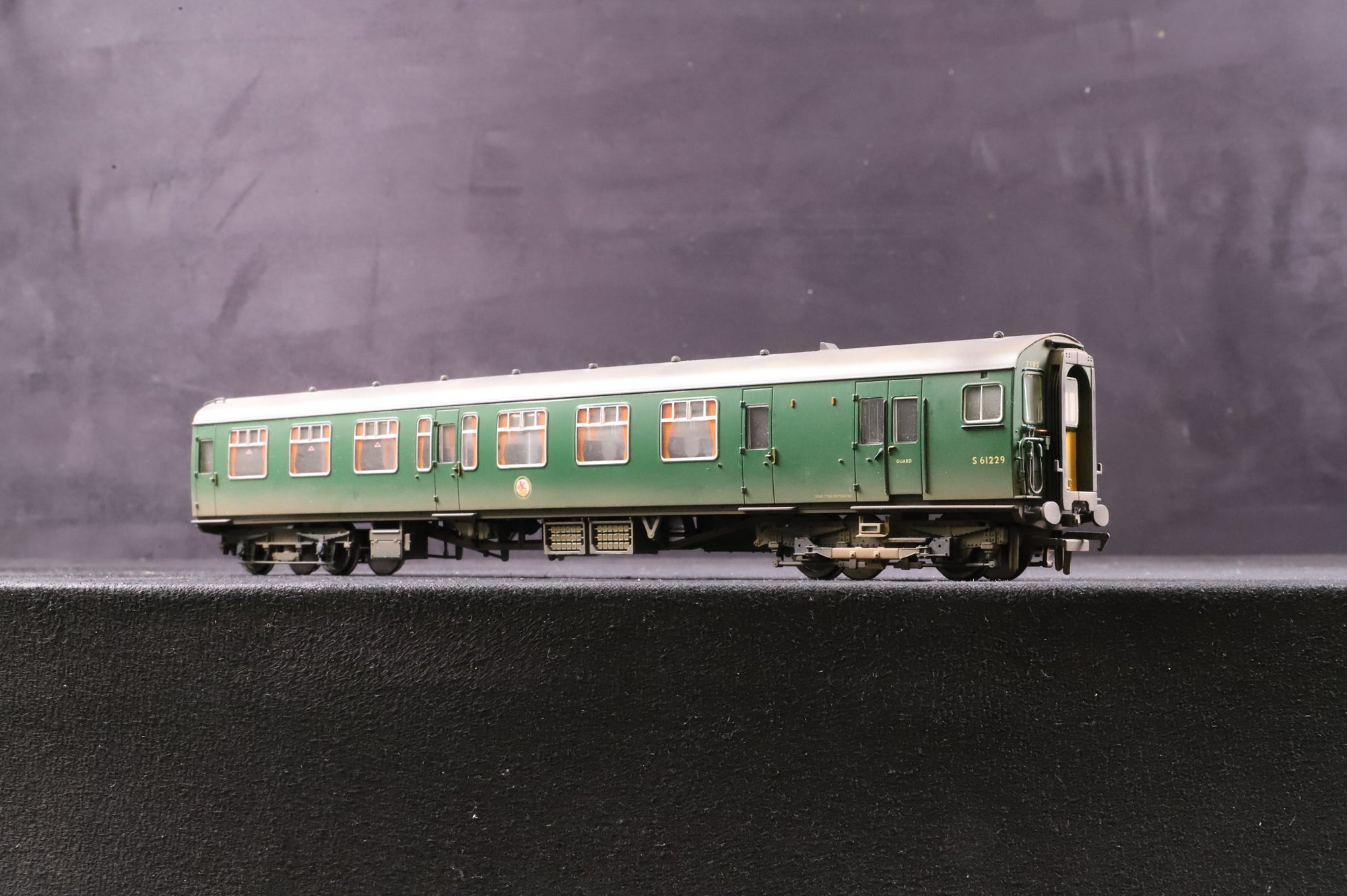 Bachmann OO 31-425 4CEP EMU 7105 Late SR Multiple Unit Green Weathered DCC Fitted