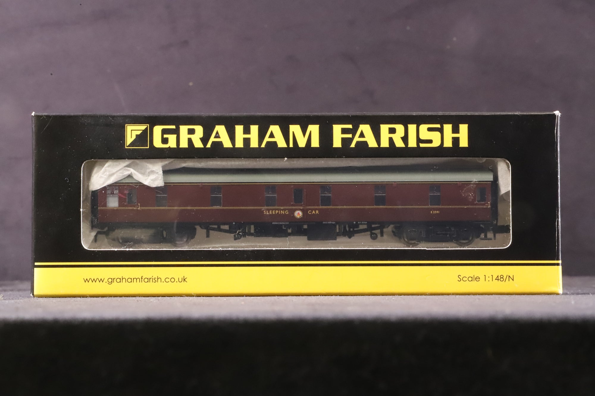 Graham Farish N Rake Of 3 BR Mk1 Maroon Lined Coaches Inc. 374-121A, 925A & 084B