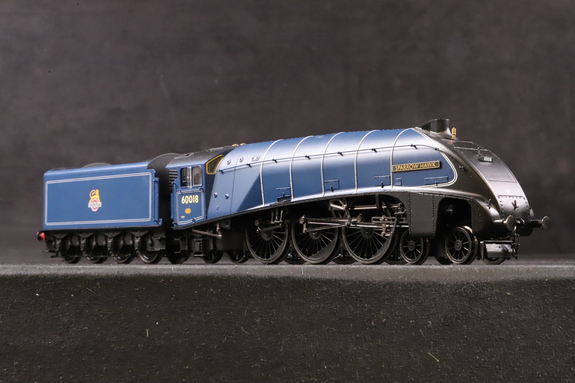 Hornby OO R2991XS A4 Class 60018b 'Sparrow Hawk' in BR Express Blue w/ Early Crests - DCC Sound