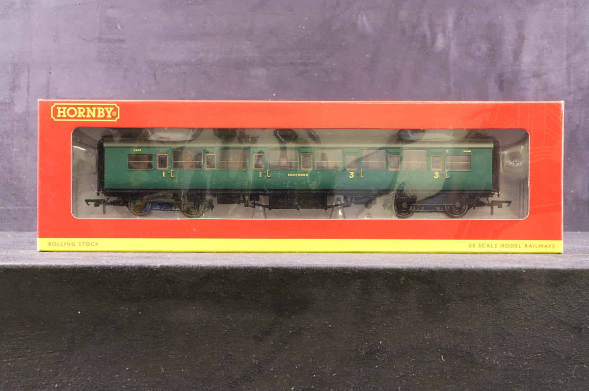 Hornby OO Rake of 4 SR Maunsell Coaches, Inc. R4338A, R4339C, R4337 &amp; R4737