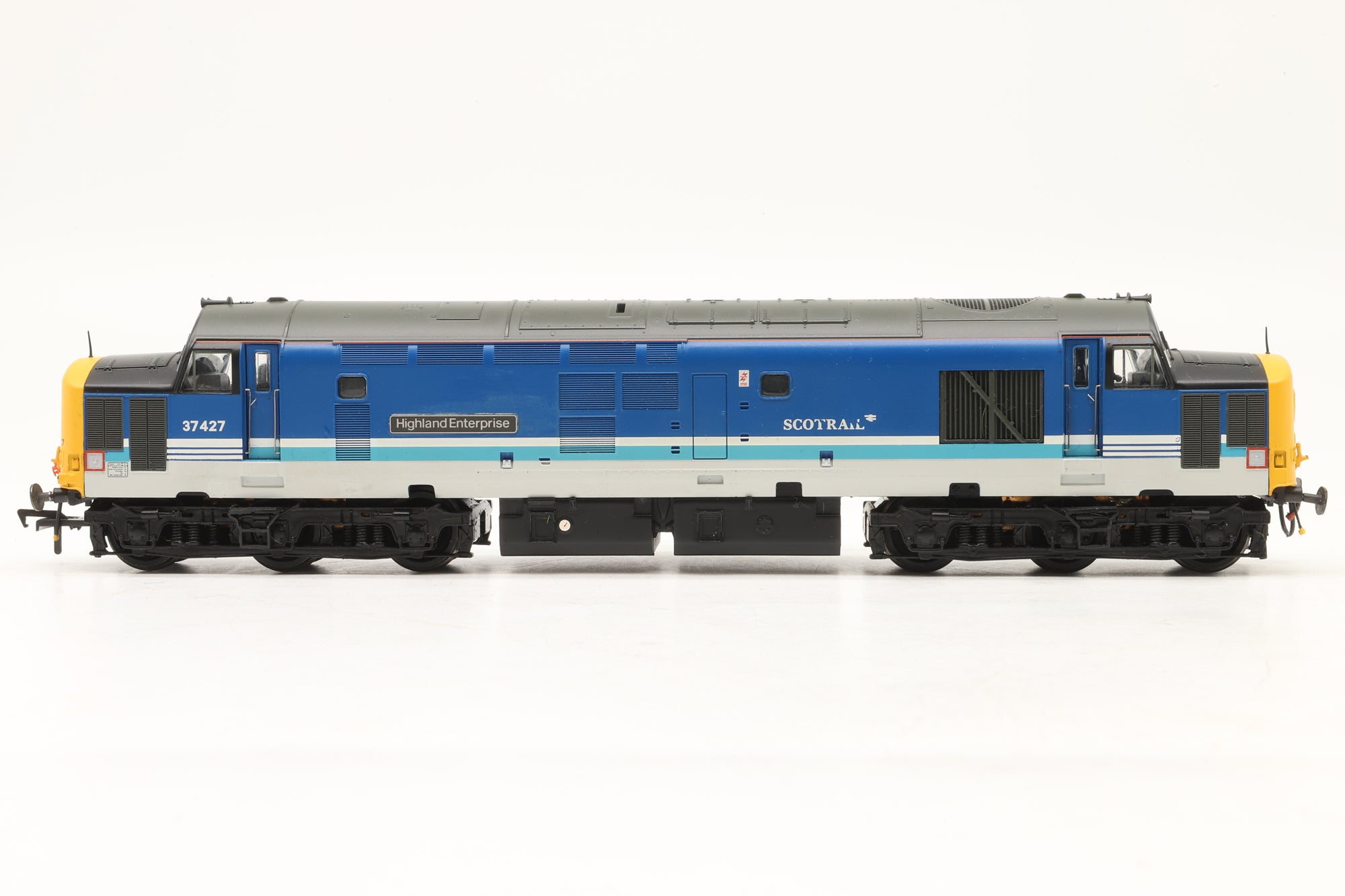 WORKSHOP Bachmann OO 32-381V Class 37/4 37427 'Highland Enterprise' in BR Regional/Scotrail Livery