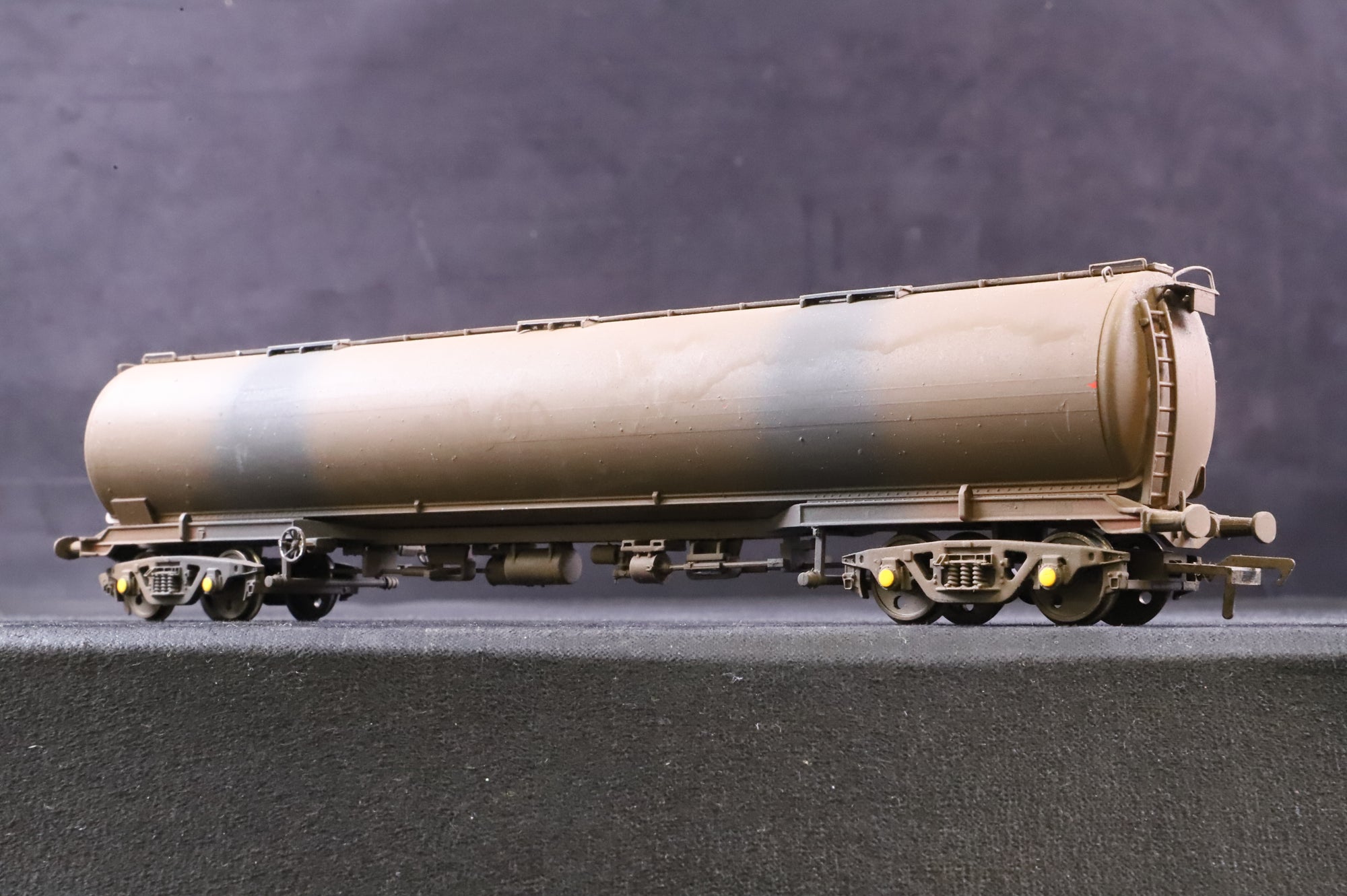WORKSHOP Bachmann OO Rake of 3 100T Bogie Tank Wagons in a Heavily Weathered Brown