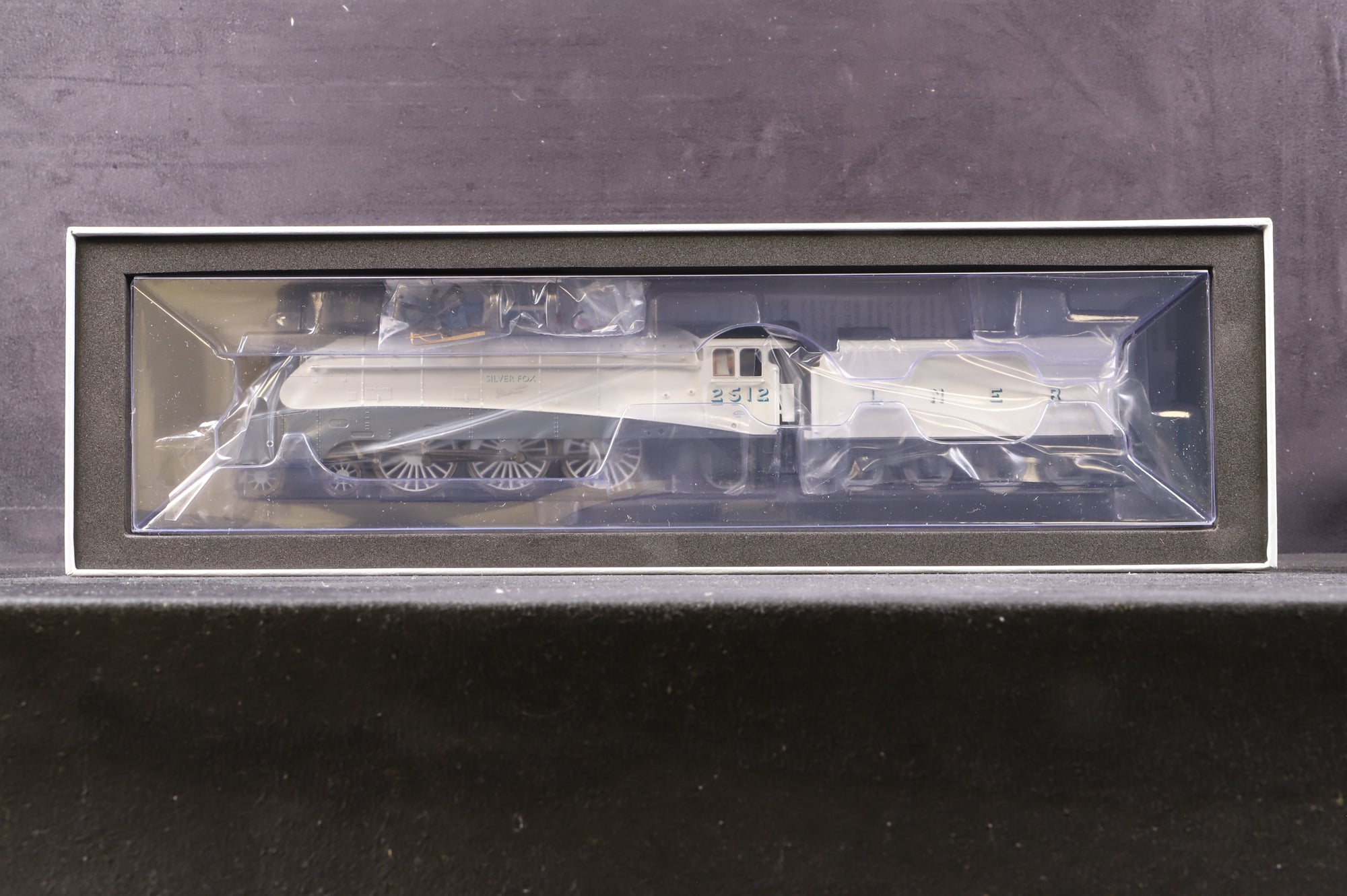 Hornby Dublo OO R30459 Class A4 '2512' 'Silver Fox' LNER Grey