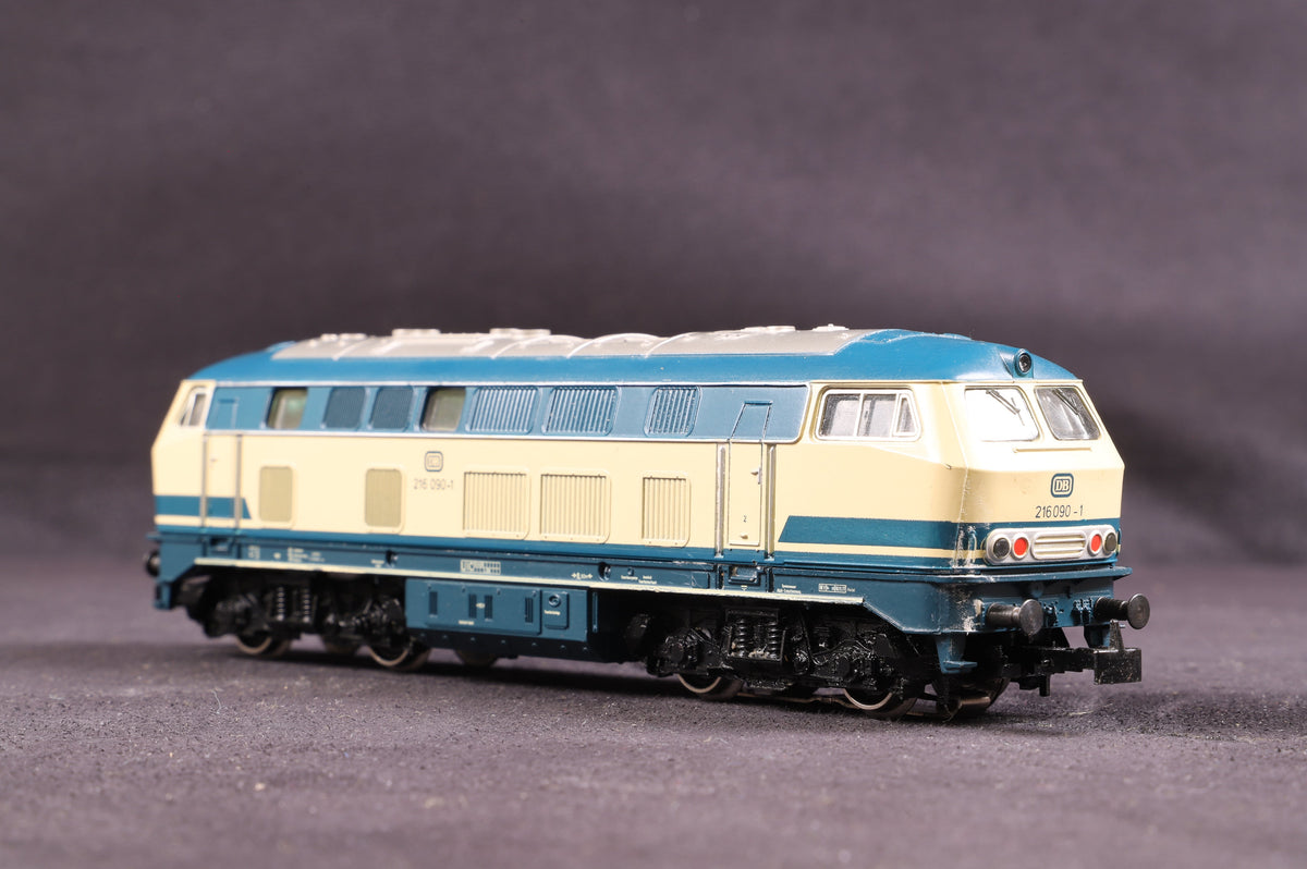 Marklin HO 3674 Diesel Locomotive, BR 216 DB, 3-Rail