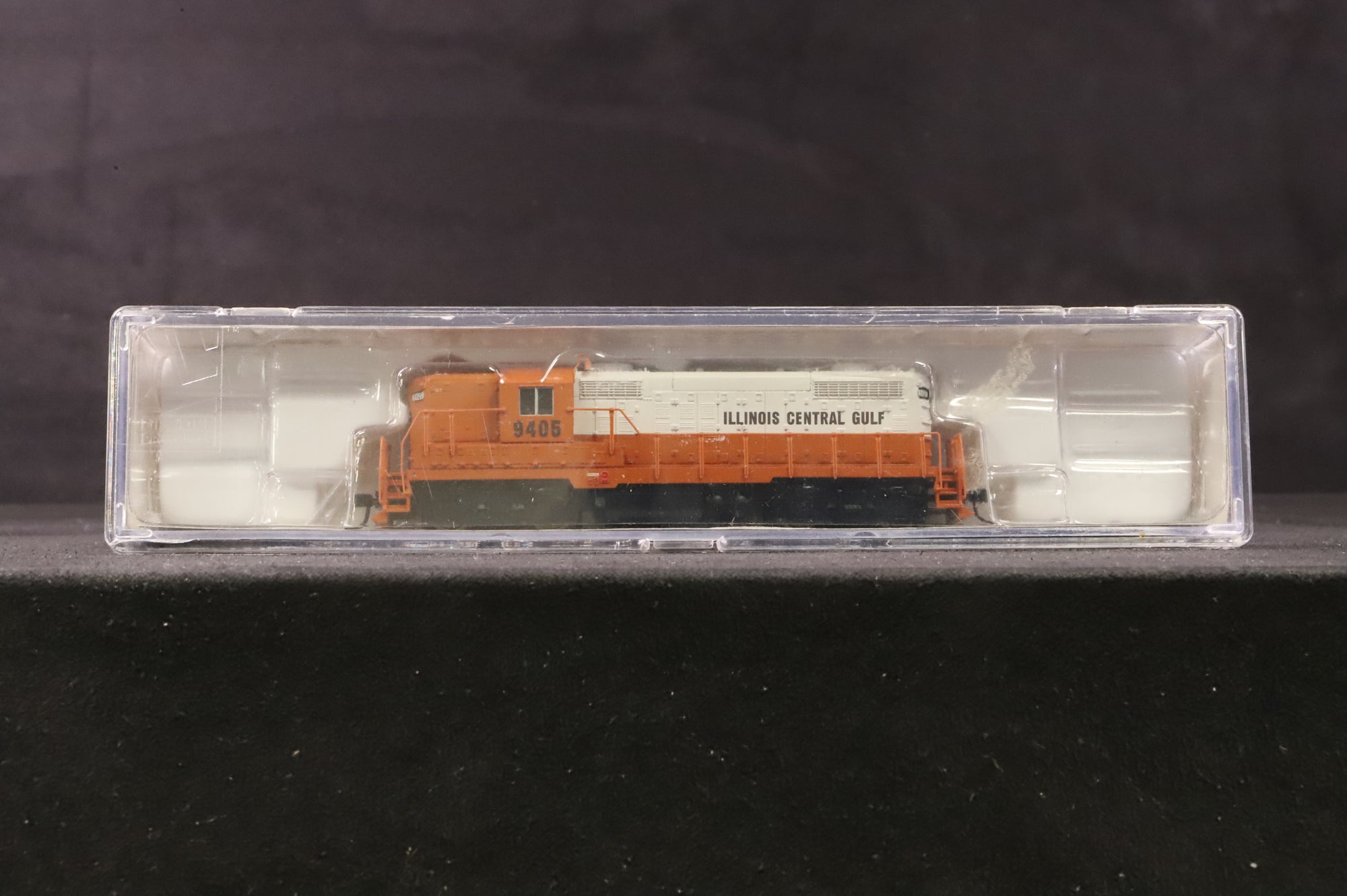 Life-Like N Gauge 7814 GP18 Diesel Locomotive 9405 in Illinois