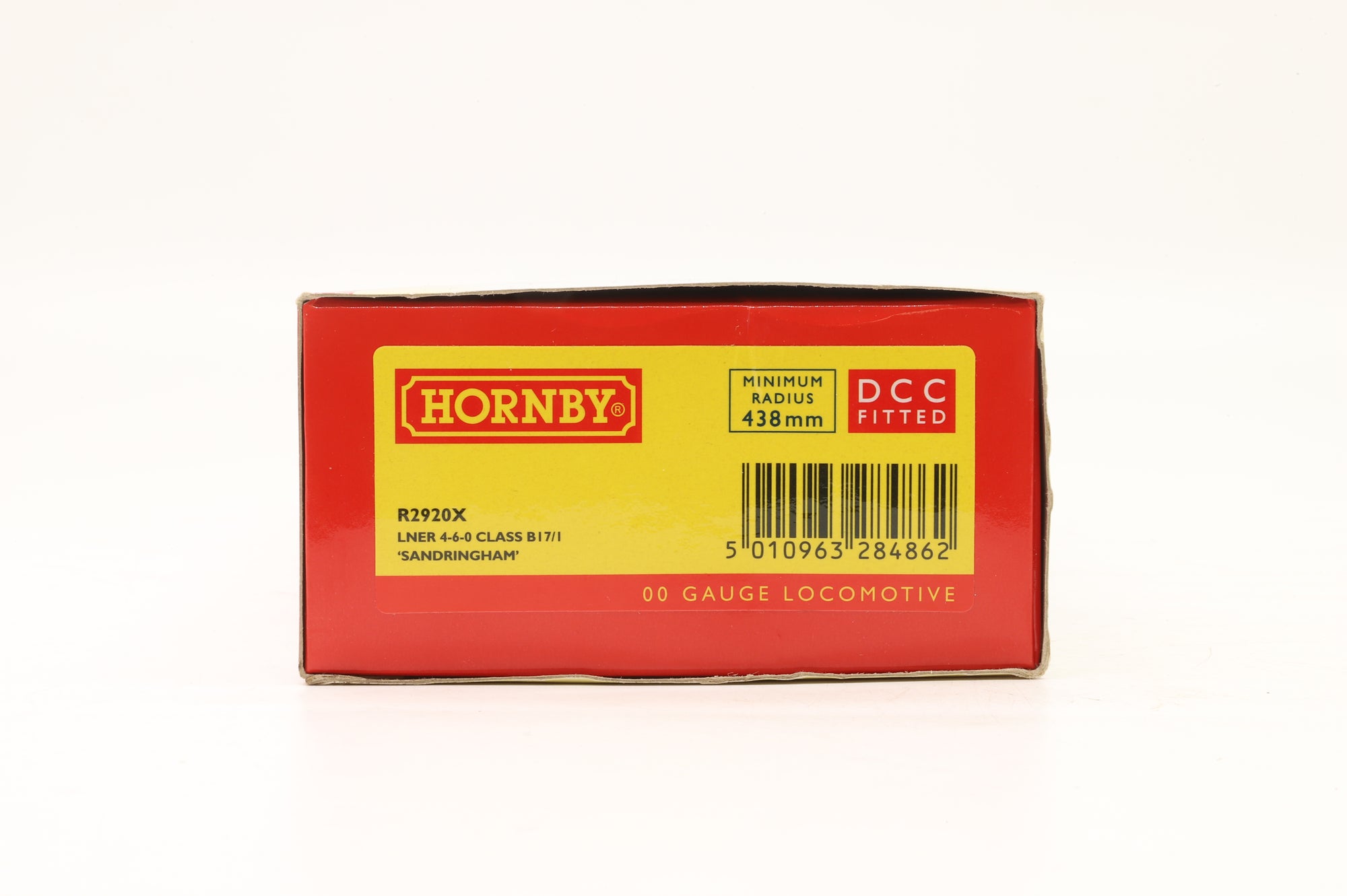 Hornby OO R2920X Class B17/1 '2800' 'Sandringhman' LNER Apple Green
