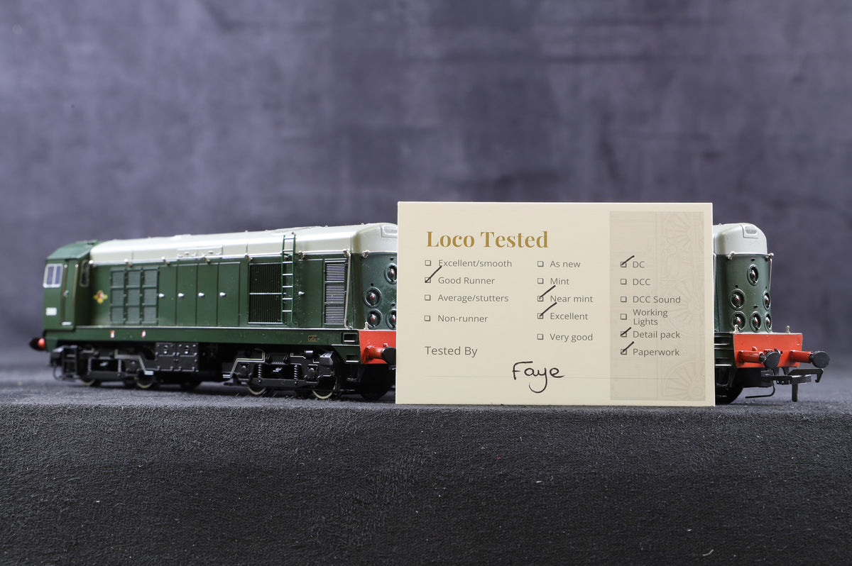 Bachmann OO 32-027Y/1 and Y/2 Class 20 Pack D8000 &amp; D8001 in BR green with Discs. Limited edition 355/504