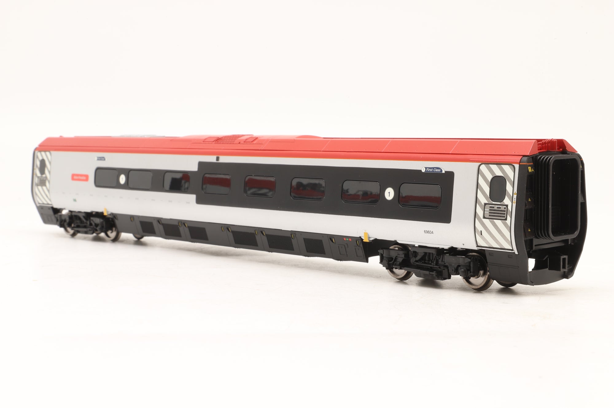 Hornby OO R1155 Virgin Trains Pendolino Train Set