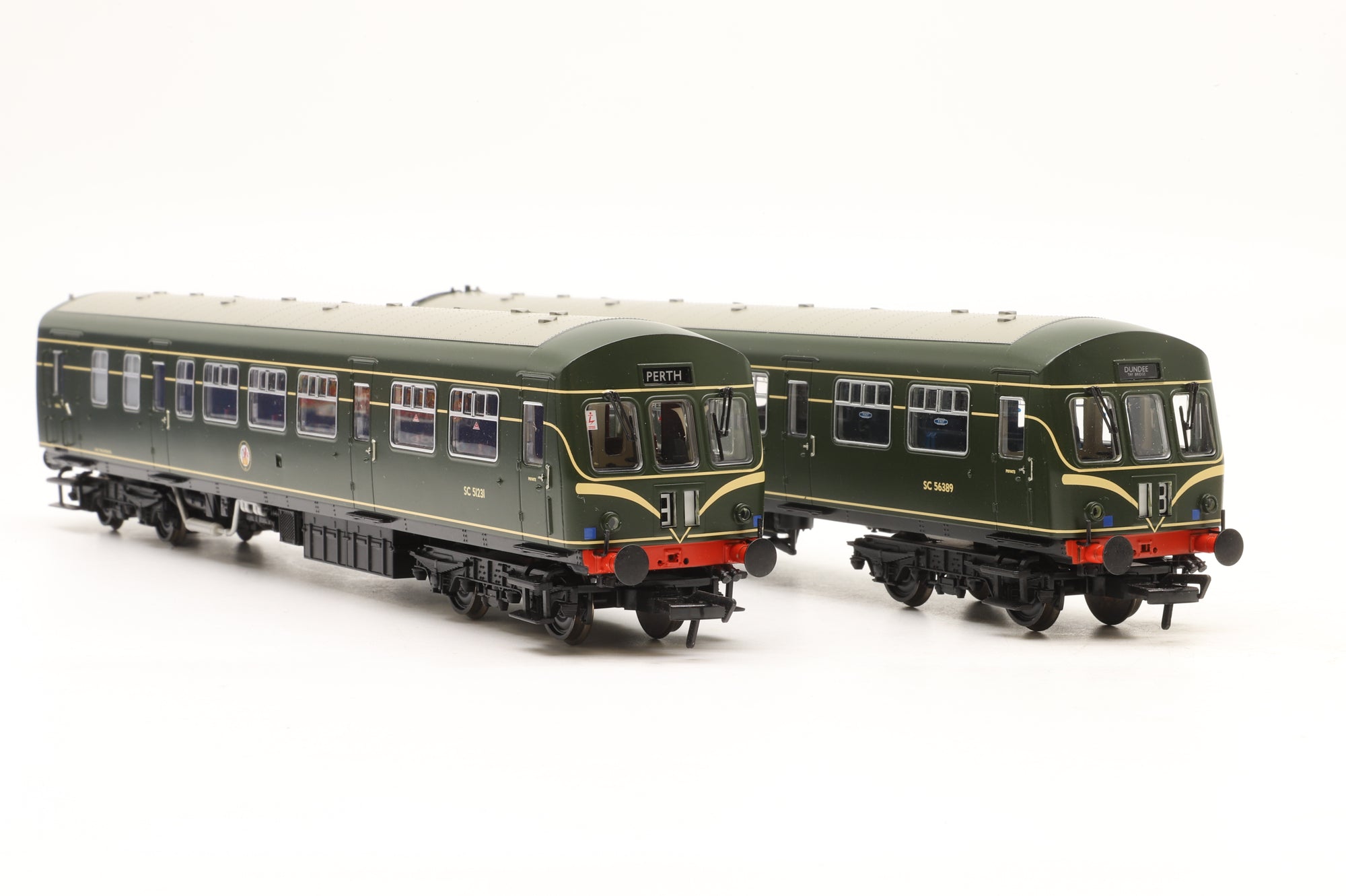 Bachmann OO 32-285A Class 101 DMU BR Green (Speed Whiskers), DCC fitted