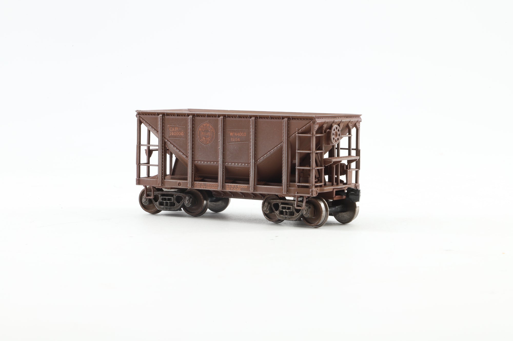 Walthers HO 932-40506 12-Pack of Michigan Ore Cars in DMIR Brown - Pro-Customised/Weathered
