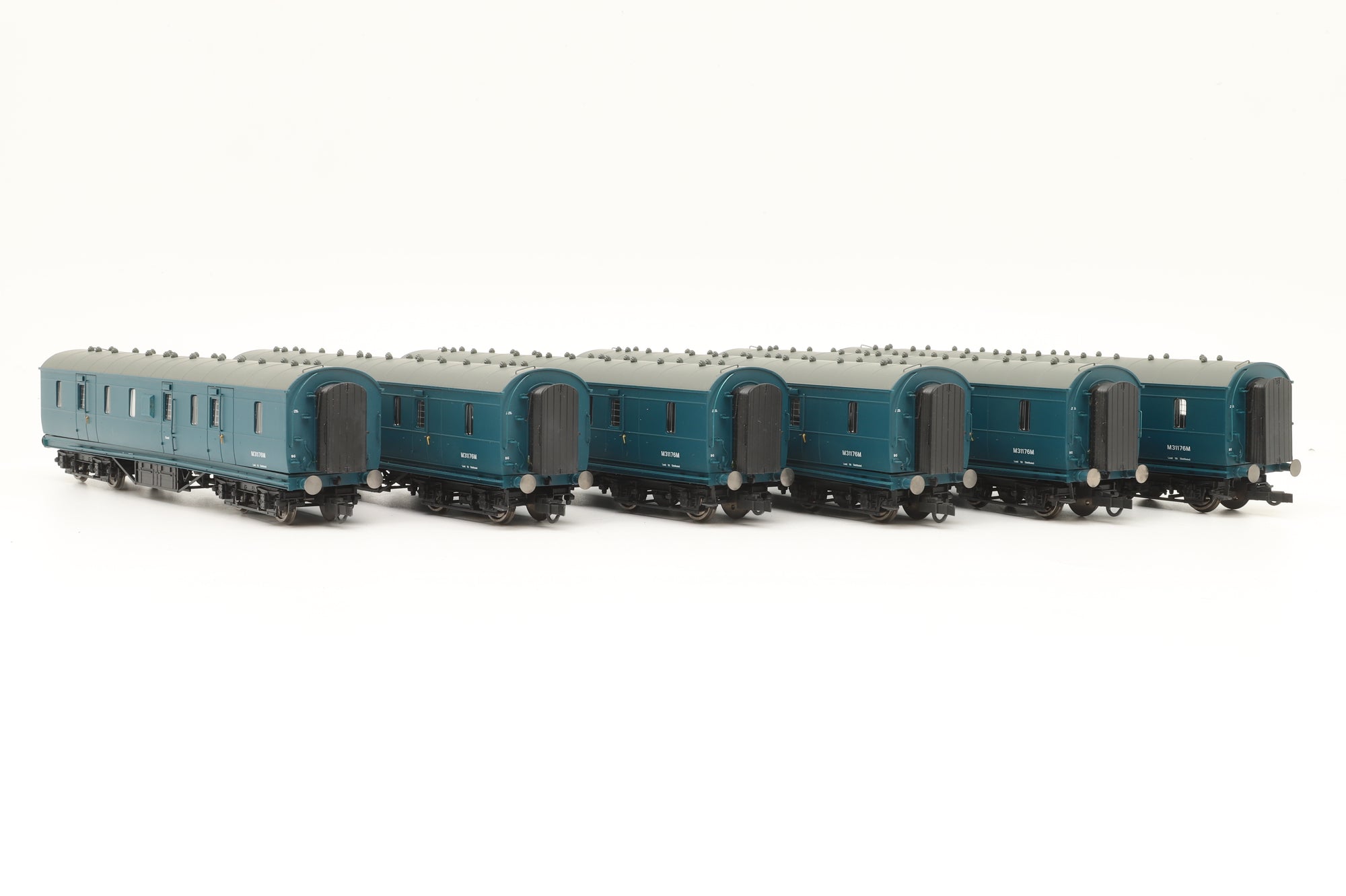 Hornby OO Rake of 6 Mk1 Parcel Vans BR Blue