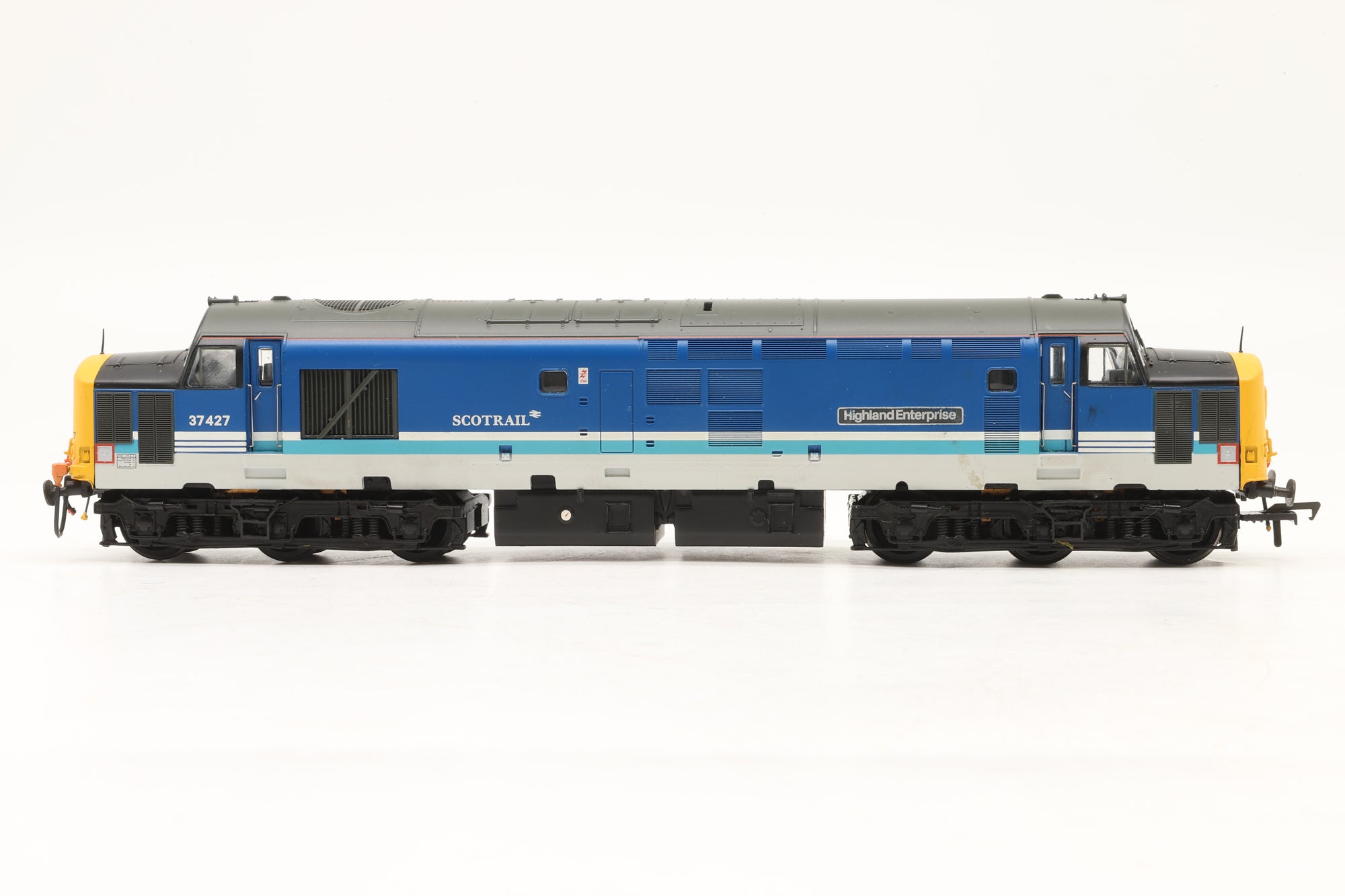 WORKSHOP Bachmann OO 32-381V Class 37/4 37427 'Highland Enterprise' in BR Regional/Scotrail Livery