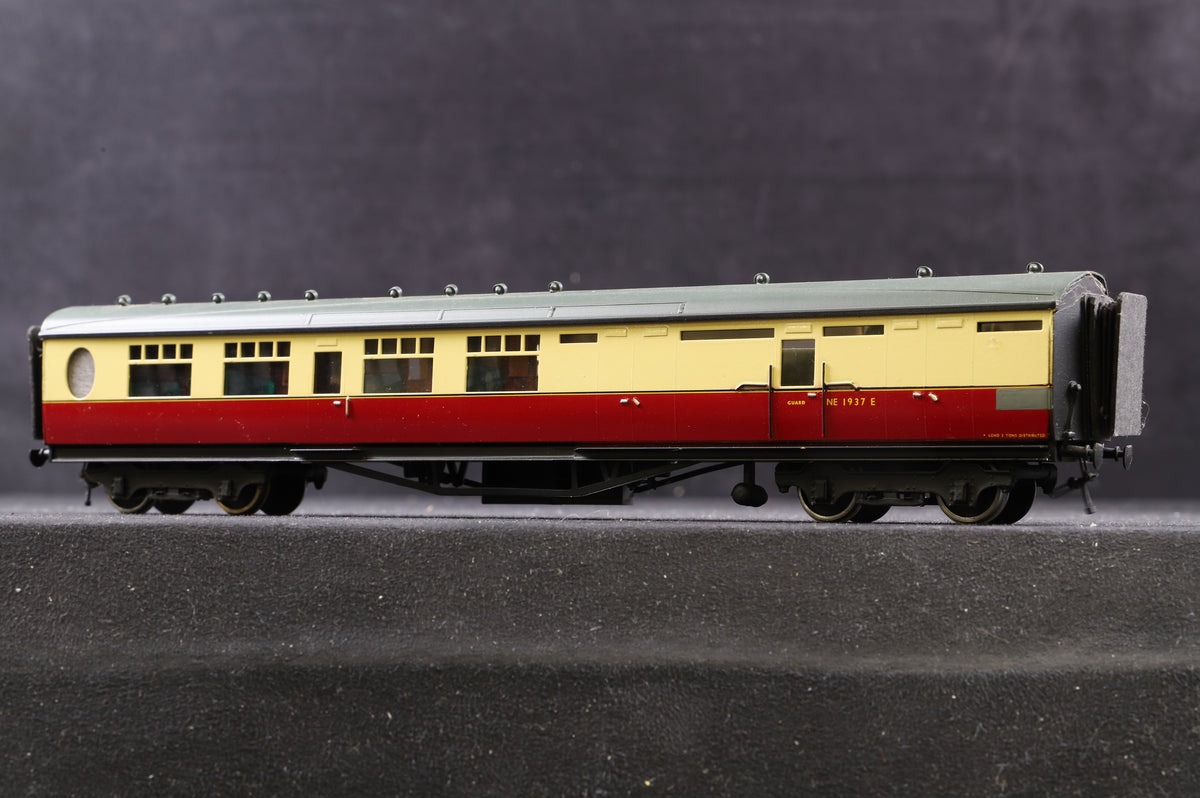 Lawrence Scale Models OO Crimson &amp; Cream Thompson Brake Coach