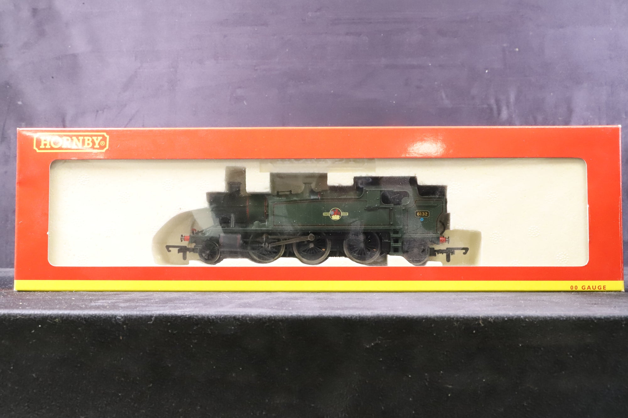 Hornby OO R2357A 61xx Class '6132' BR Green Late crest