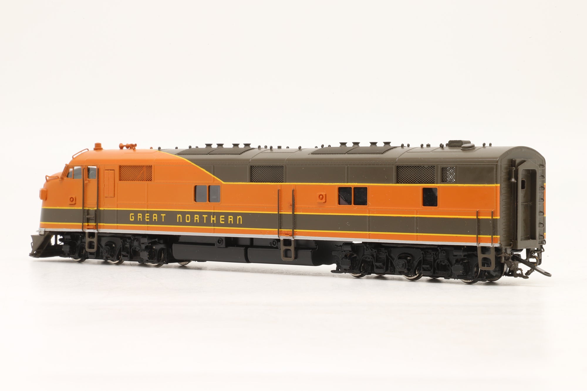 Oriental Limited/Samhongsa HO EMD E7A 2000HP Phase I Great Northern, Factory Painted