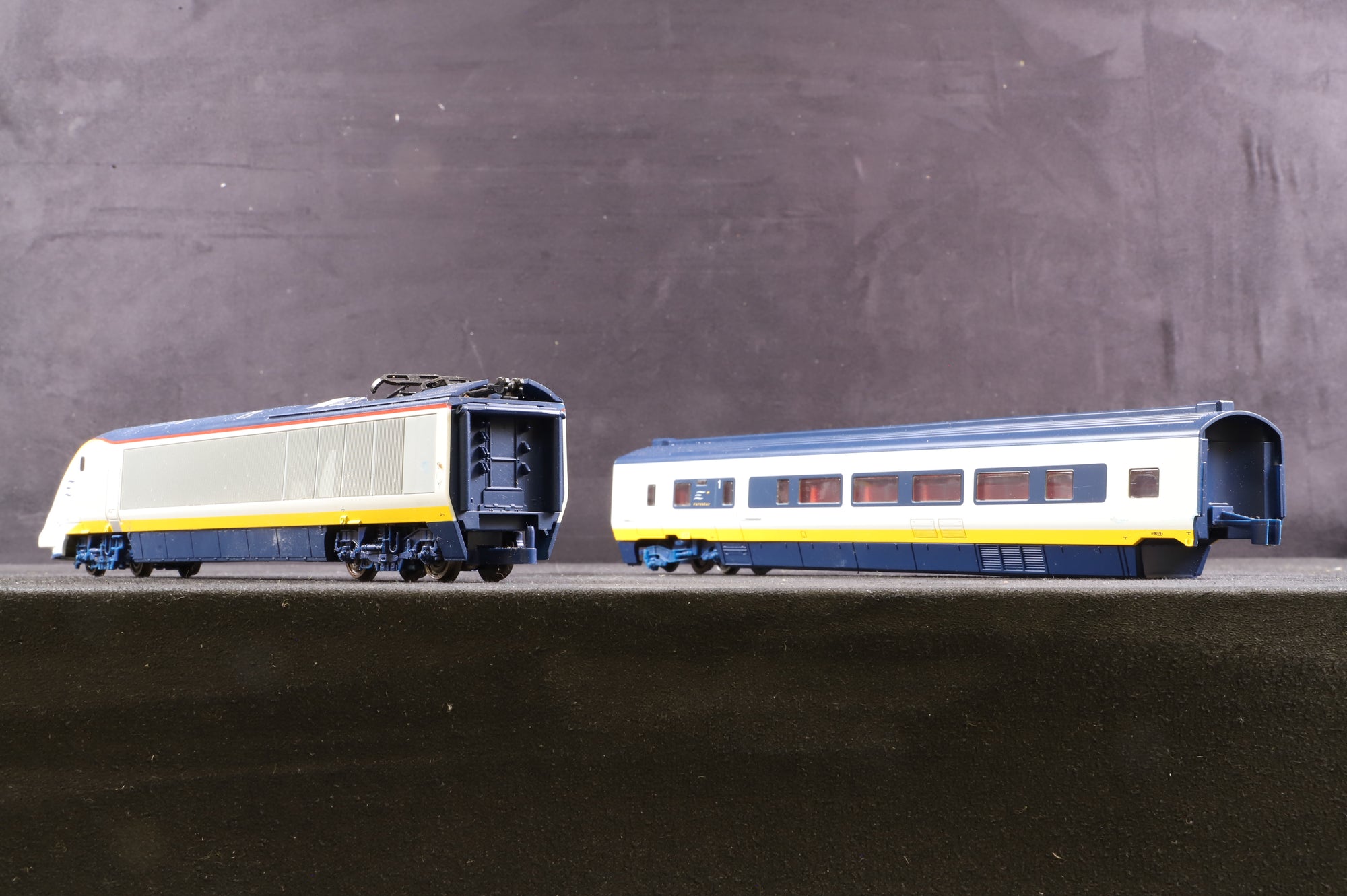 Hornby OO Eurostar 12 Car Set