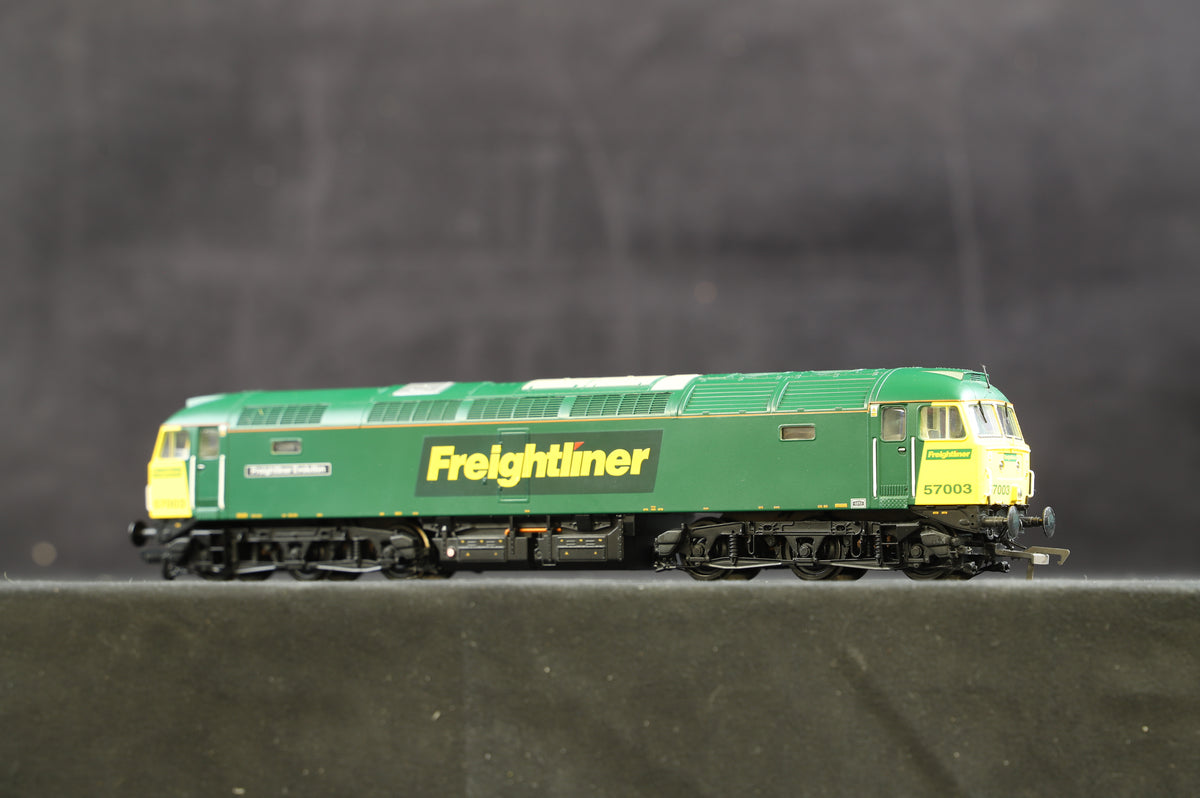 Bachmann OO 32-750DS Cl. 57/0 &#39;57003&#39; &#39;Freightliner Evolution&#39; Freightliner Livery, DCC Sound