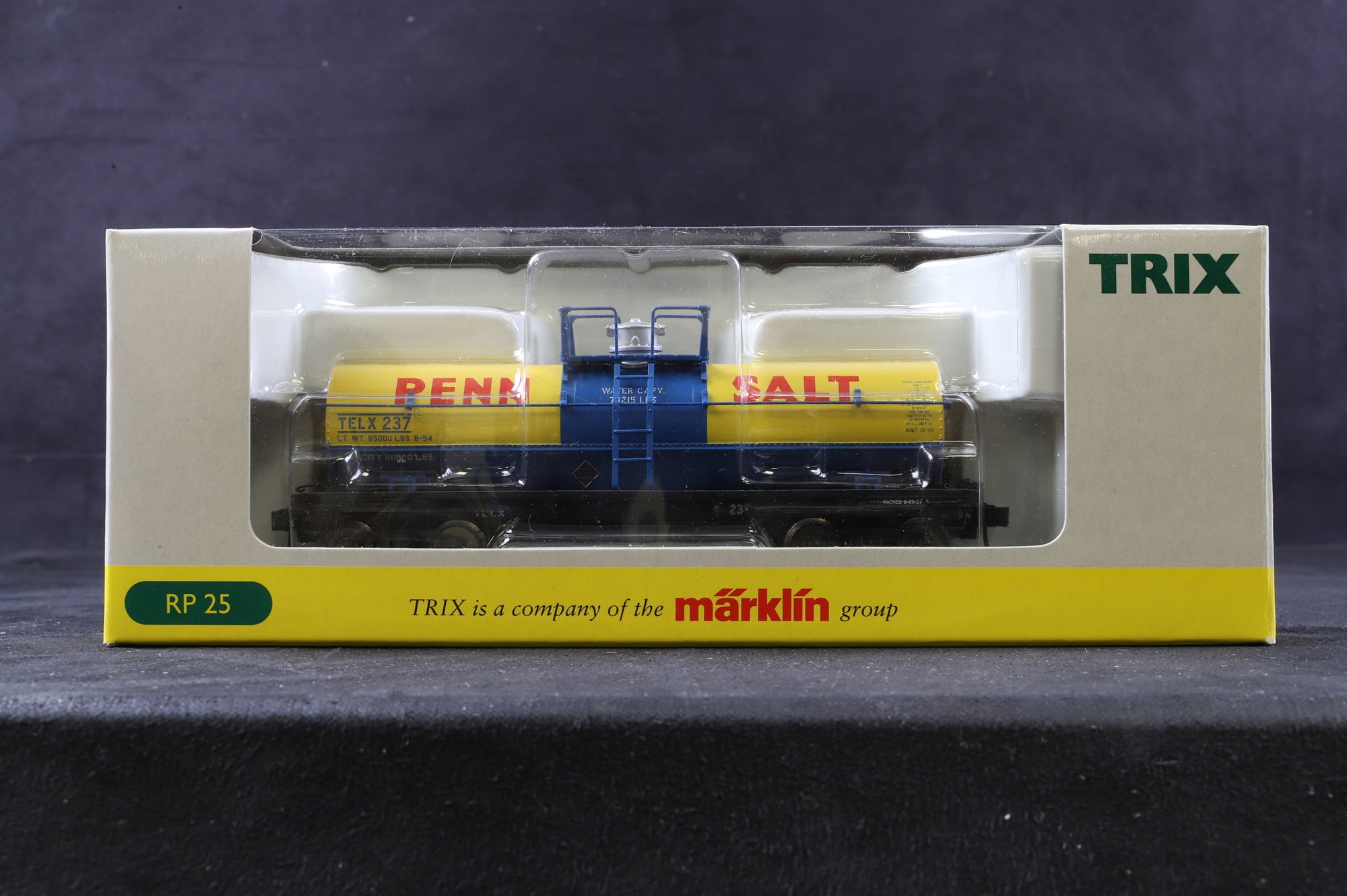 TRIX HO 24908 Triple Pack of Tank Cars