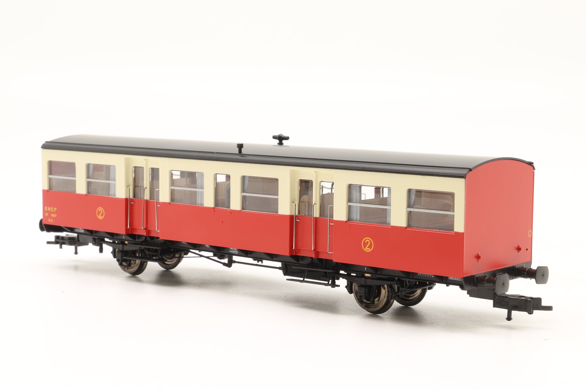 REE Models HO VB-246 SNCF 4-Wheel Coach XR 9807 Red/Cream