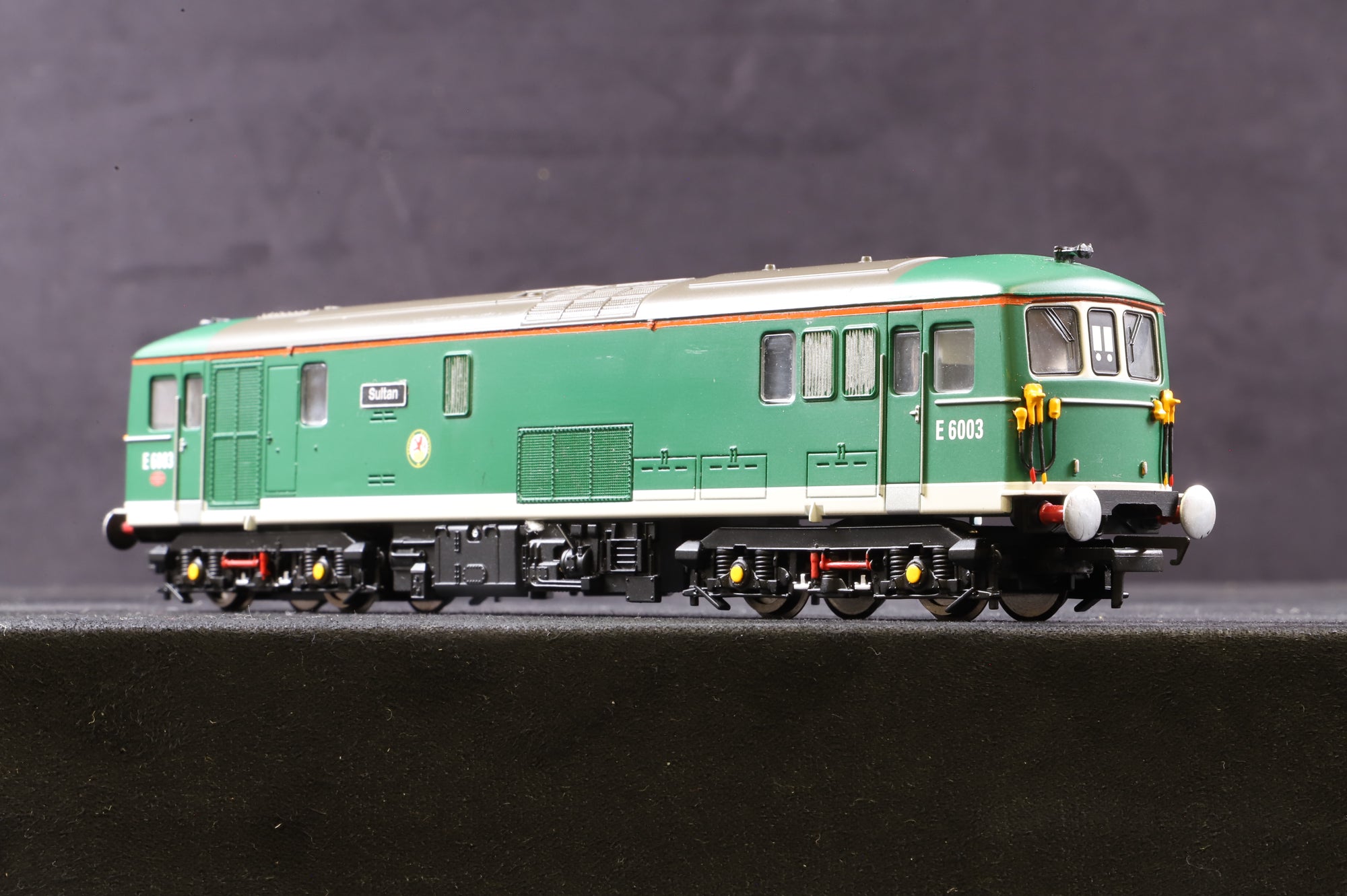 Hornby OO Class 73 'E6003' Green