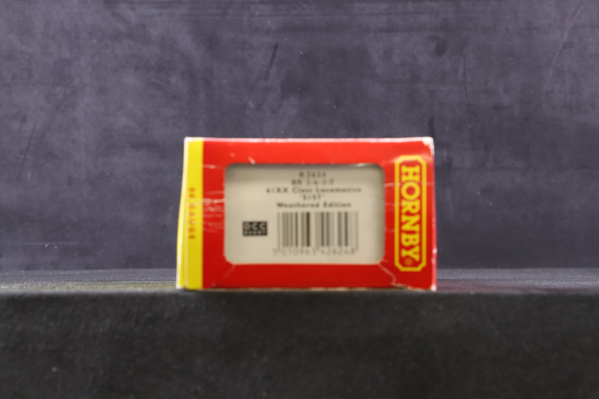 Hornby OO R2624 2-6-2T 61xx Class'5157' BR Plain Black, Weathered