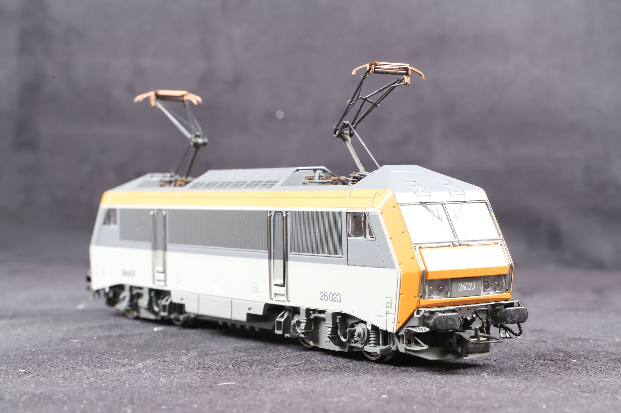 Jouef HO 837000 BB26000 Duel Voltage Electric Loco Original Livery, French SNCF