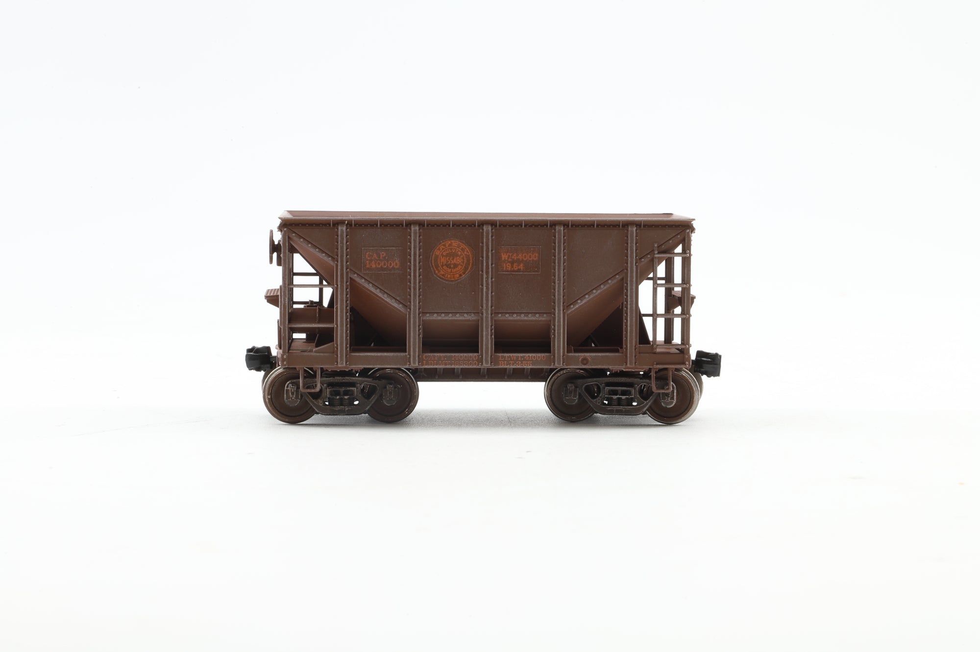 Walthers HO 932-40506 12-Pack of Michigan Ore Cars in DMIR Brown - Pro-Customised/Weathered