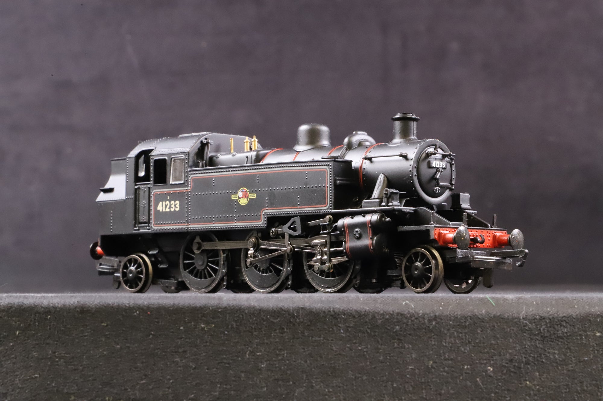 Bachmann OO 31-452B Ivatt Tank No.41233 in Lined BR Black w/ Late Crests