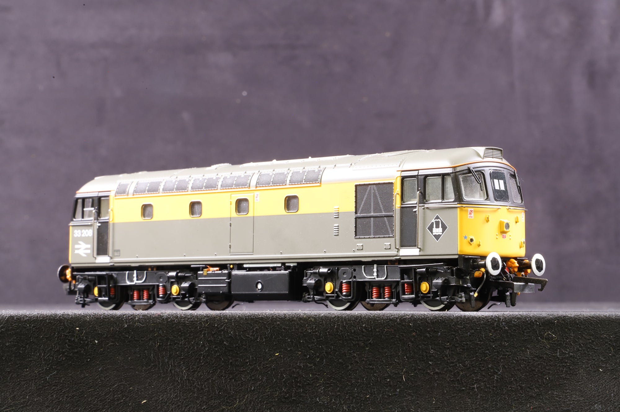 Heljan OO 3388 Class 33/2 '33208' BR Railtour Grey & Yellow DCC Fitted
