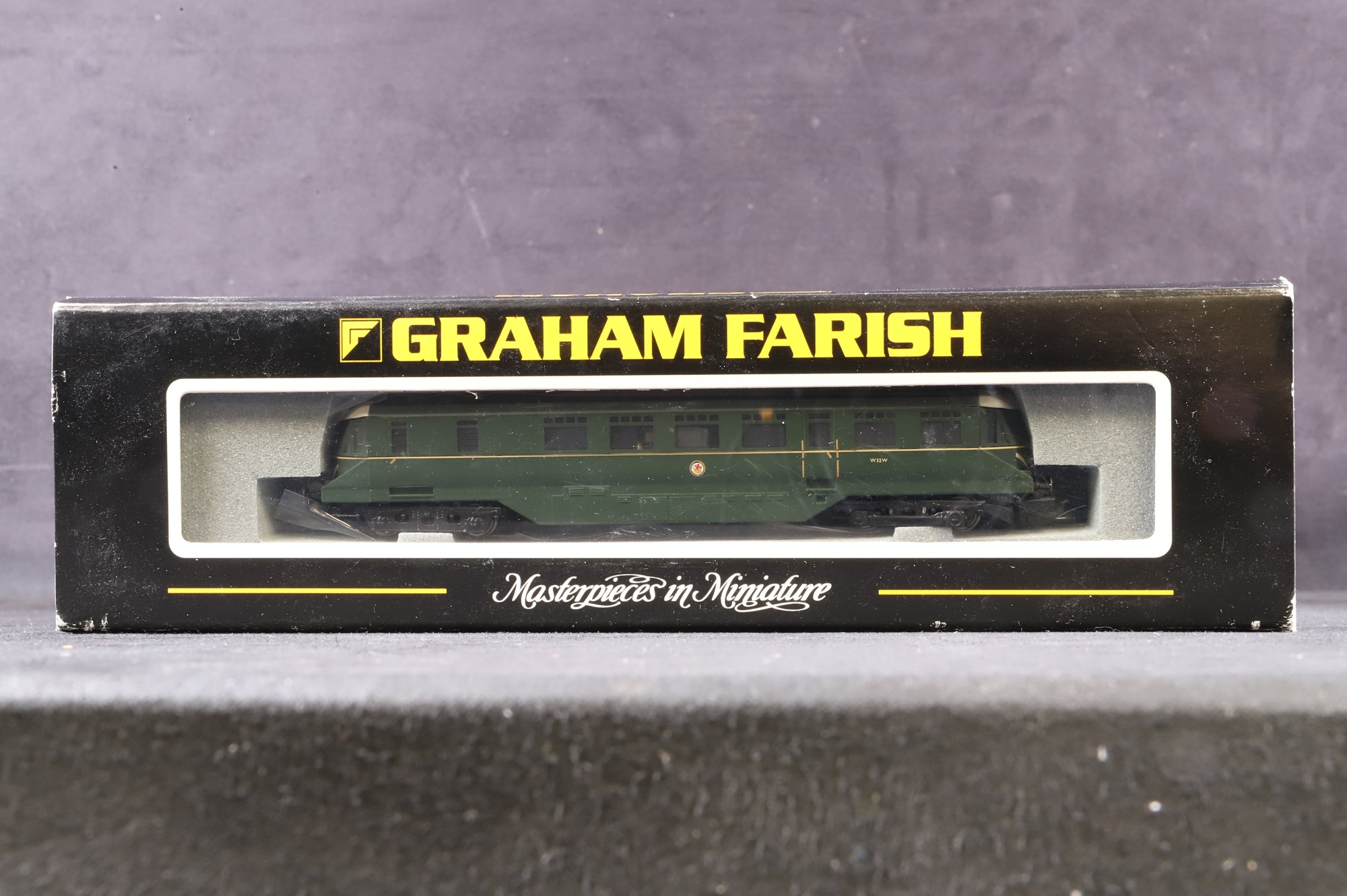 Graham Farish N 371-625 GWR Railcar Brunswick Green