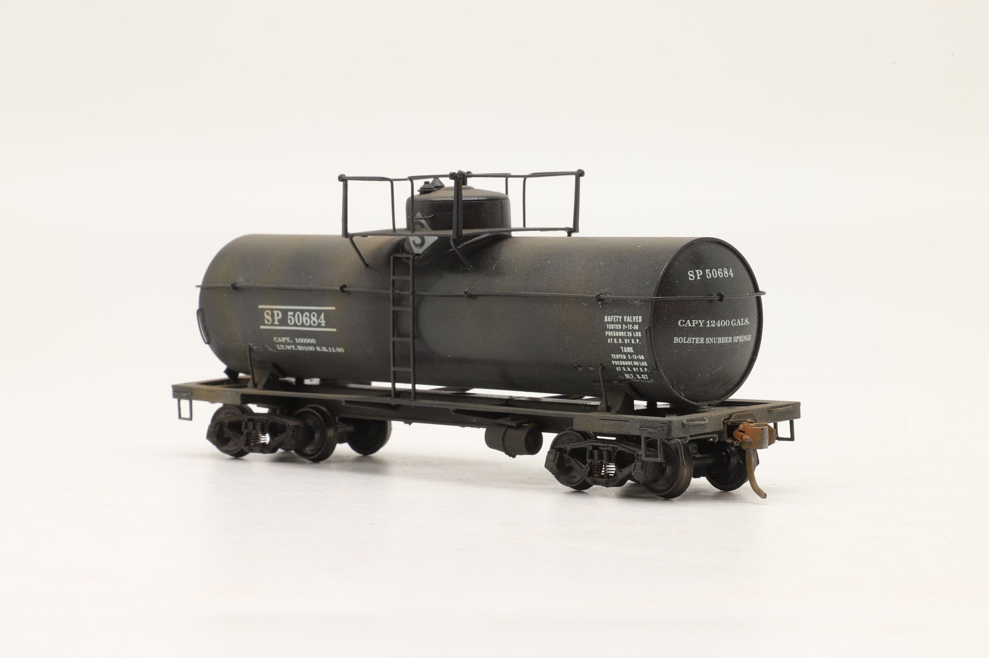 Iron Horse HO Brass 15660 8,000 Gallon Tank Car in SP Black – Weathered