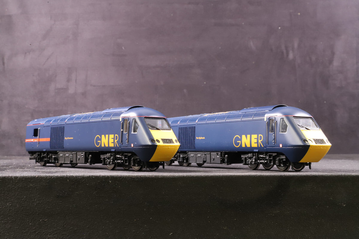 Hornby OO R2703 Class 43 HST Set 43113 &#39;The Highlands&#39; &amp; 43105 &#39;City of Inverness&#39; in GNER Livery