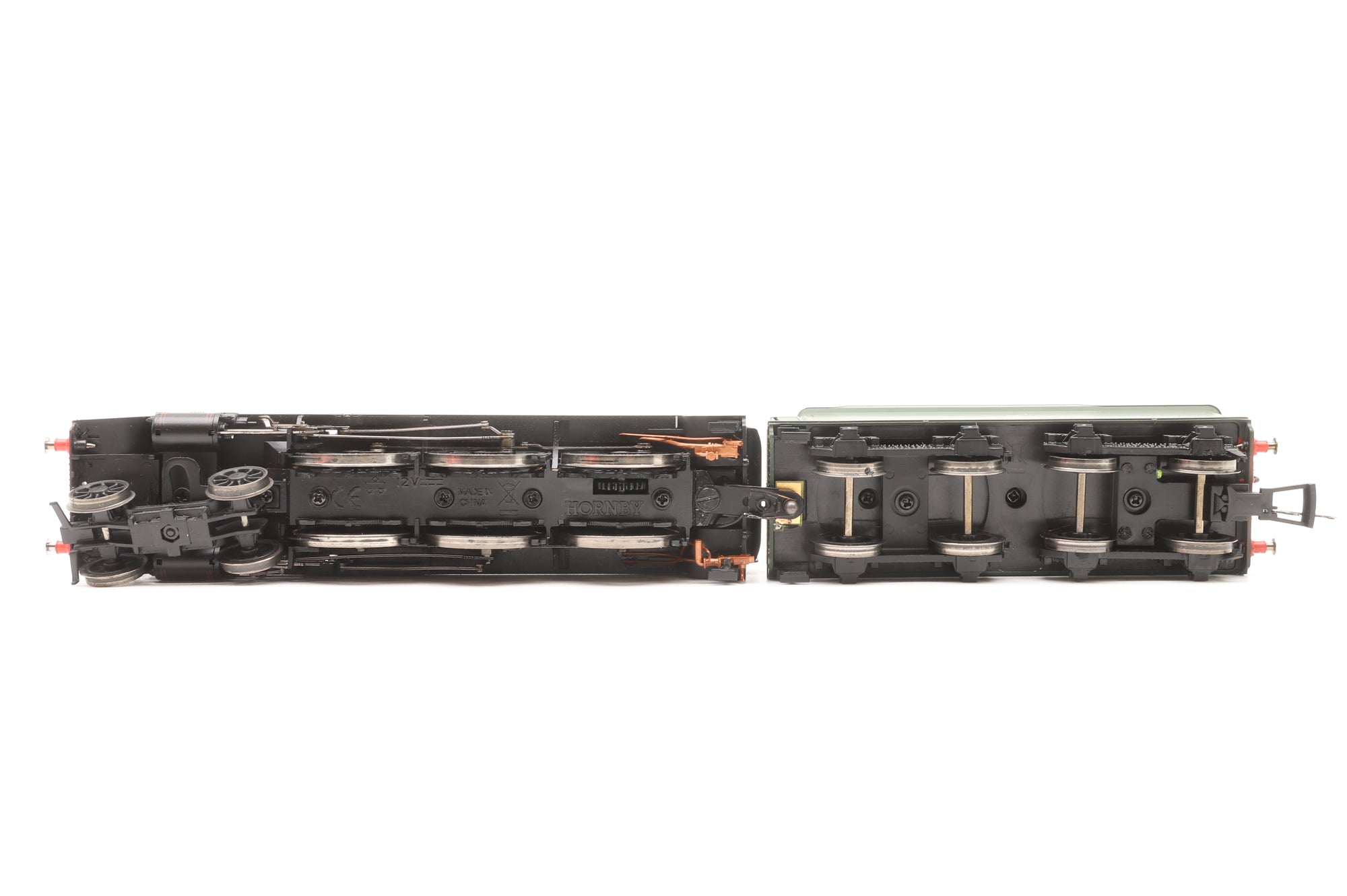 Hornby OO R2623 King Arthur Class N15 '30737' King Uther' BR Lined Green E/C