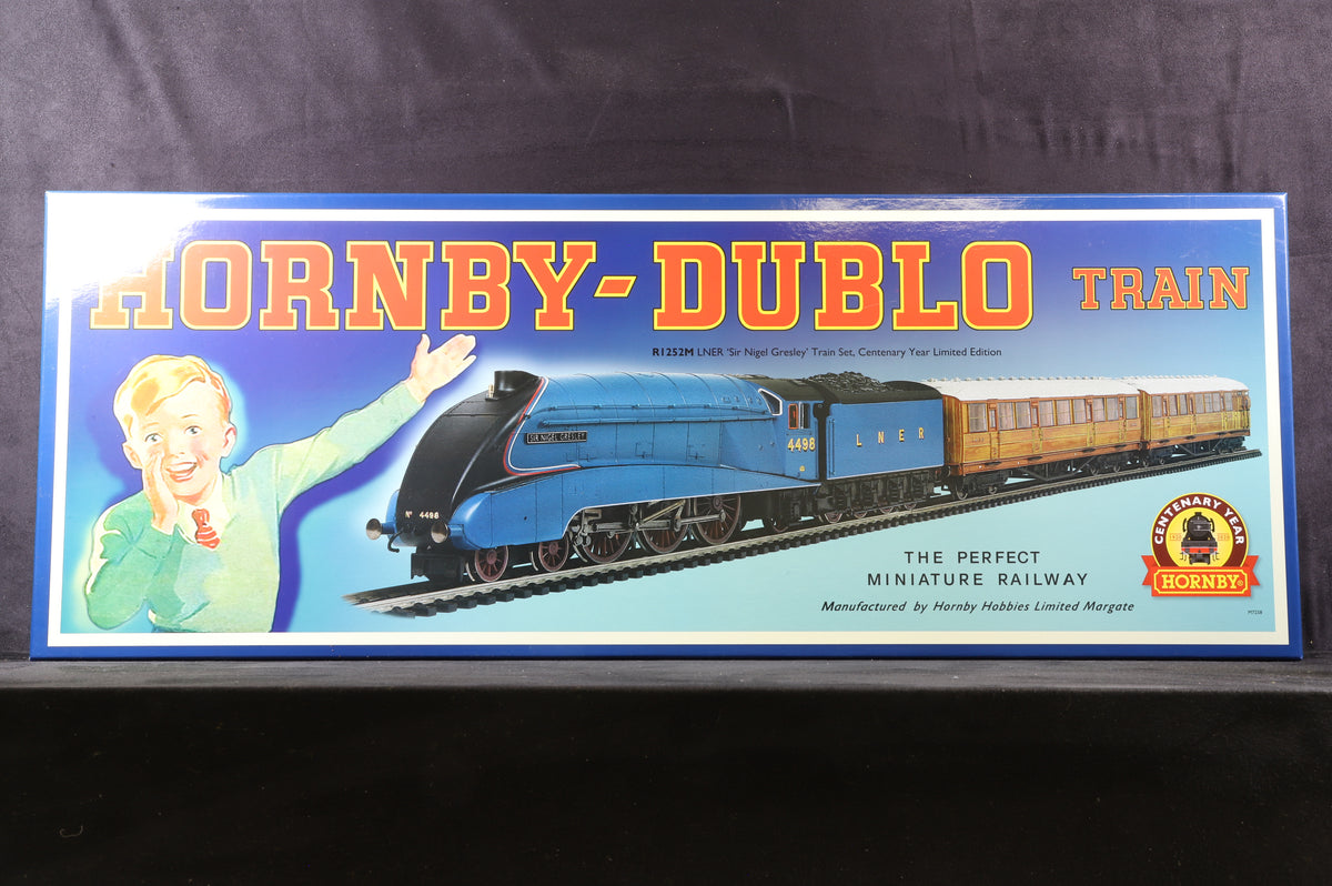 Hornby OO R1252M Sir Nigel Gresley Centenary Year Limited Edition Train Set
