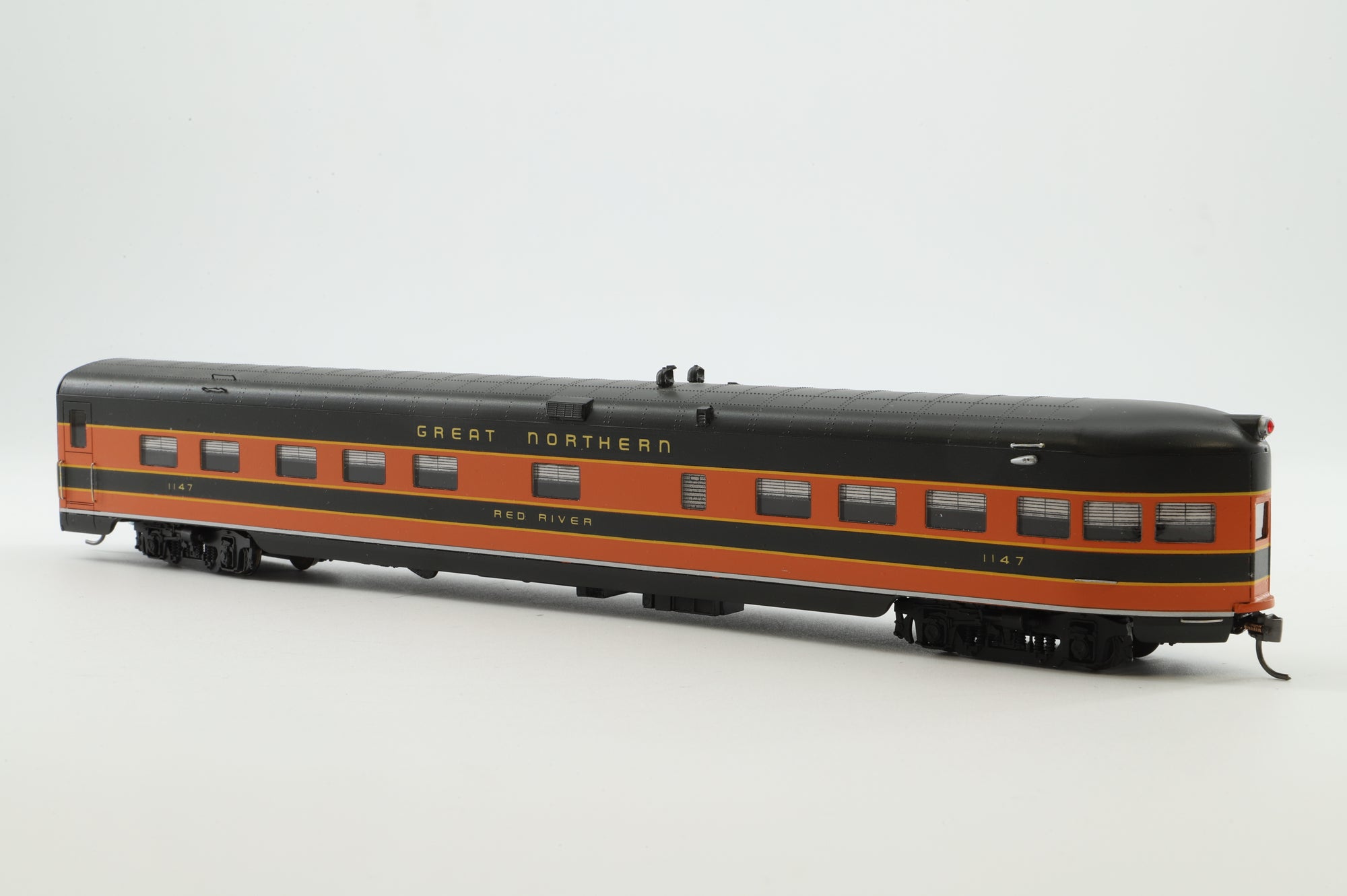 Spectrum HO Rake of 6 Great Northern Coaches, Inc. '1107', '1117', '1137', '1138', '1139' & '1147'