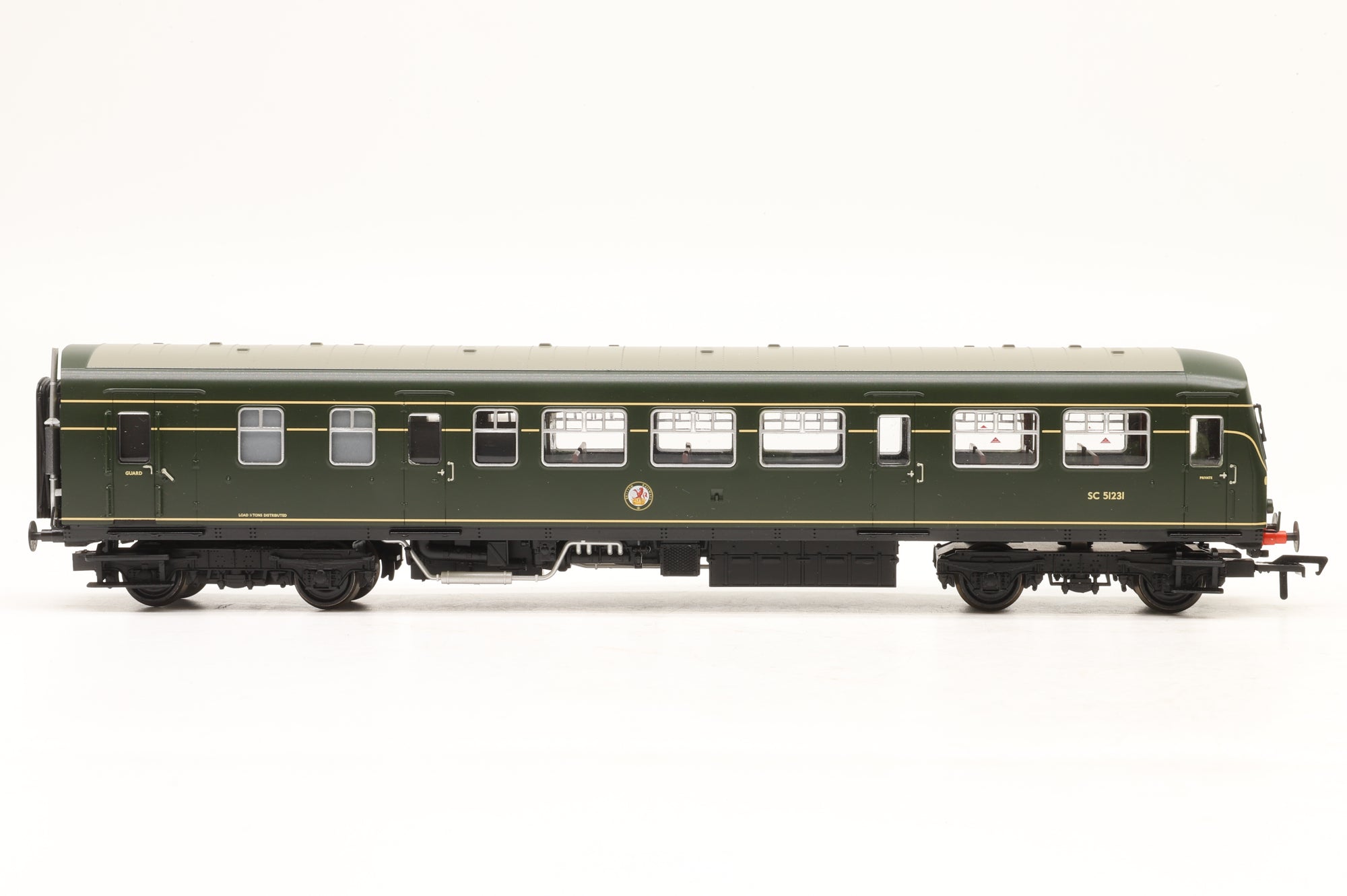 Bachmann OO 32-285A Class 101 DMU BR Green (Speed Whiskers), DCC fitted