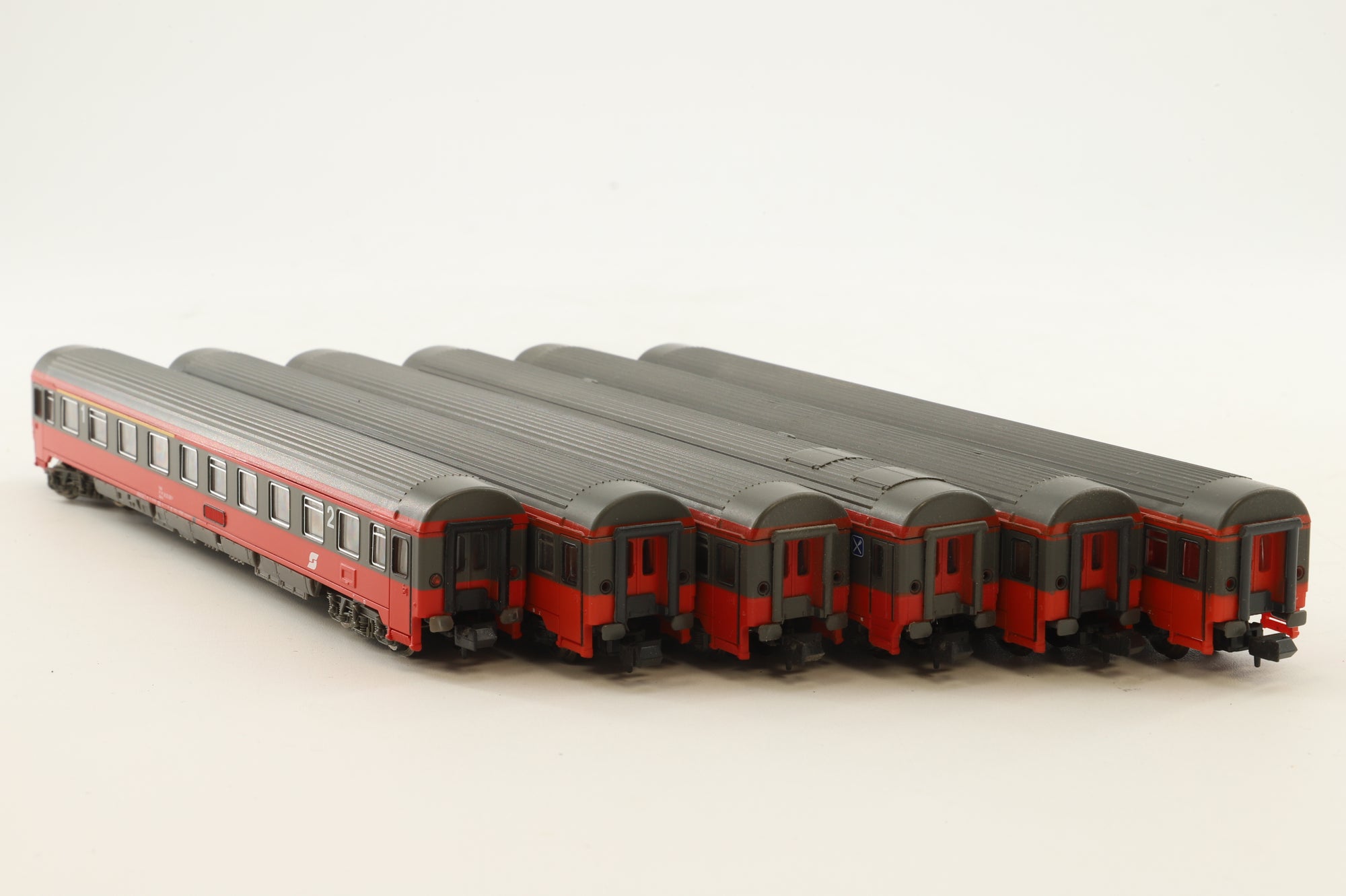 Roco N Rake Of 6 ÖBB Coaches Inc. 2434, 24341, 24340, 24283, 24284 & 24343