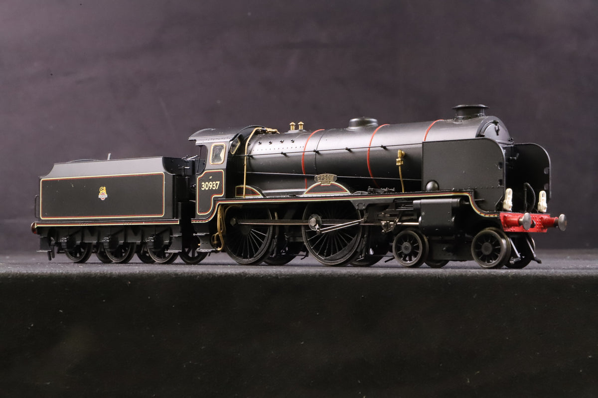 Hornby OO R3194 BR 4-4-0 Schools Class EPSOM, DCC Fitted