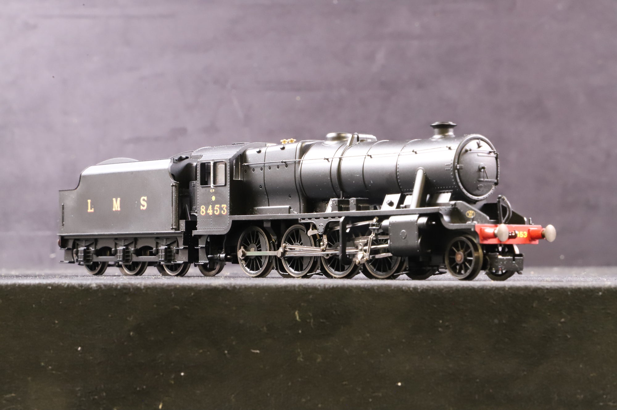 Hornby OO R2394 Class 8F 2-8-0 '8453' LMS Black Renumbered