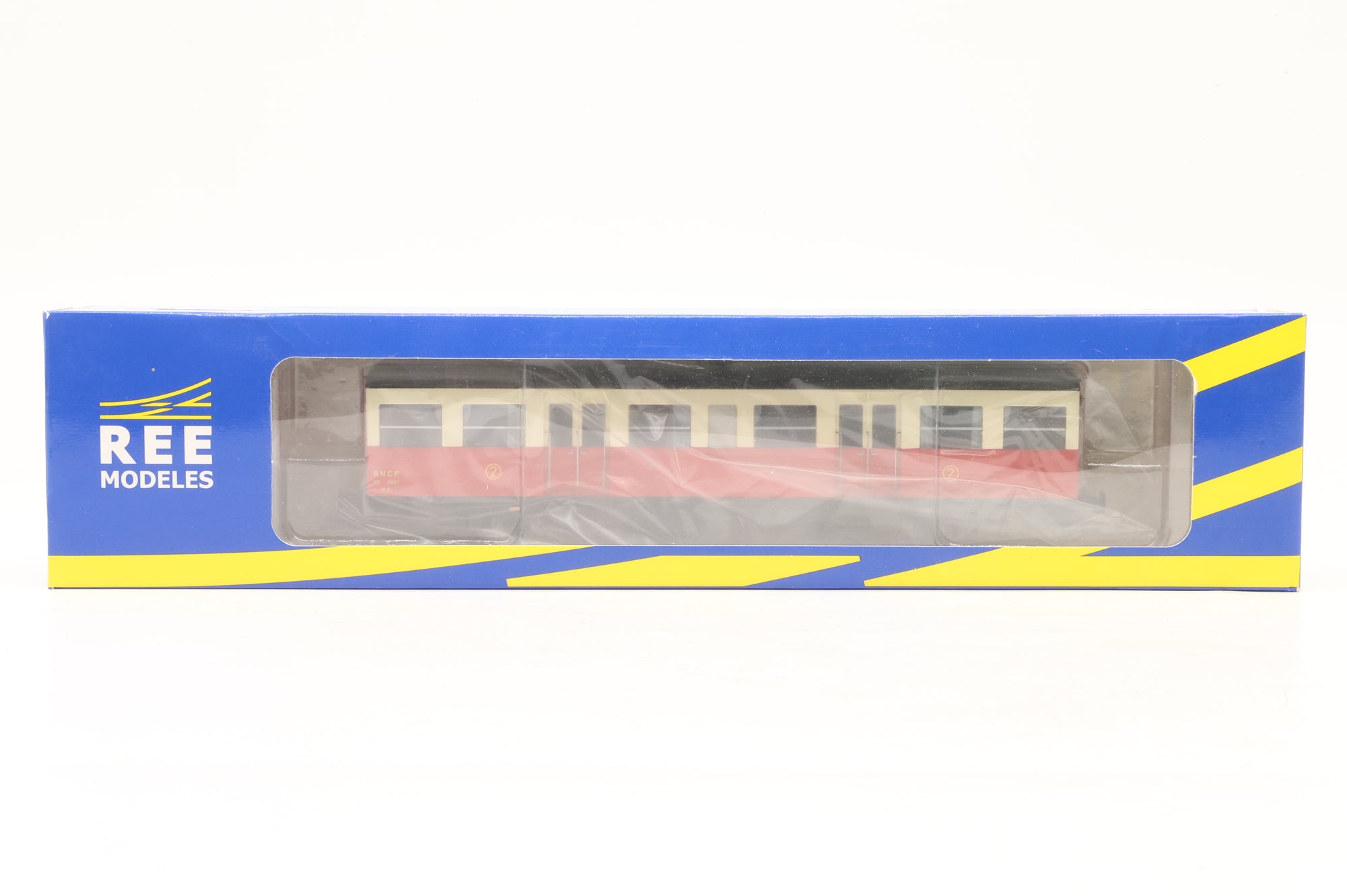 REE Models HO VB-246 SNCF 4-Wheel Coach XR 9807 Red/Cream
