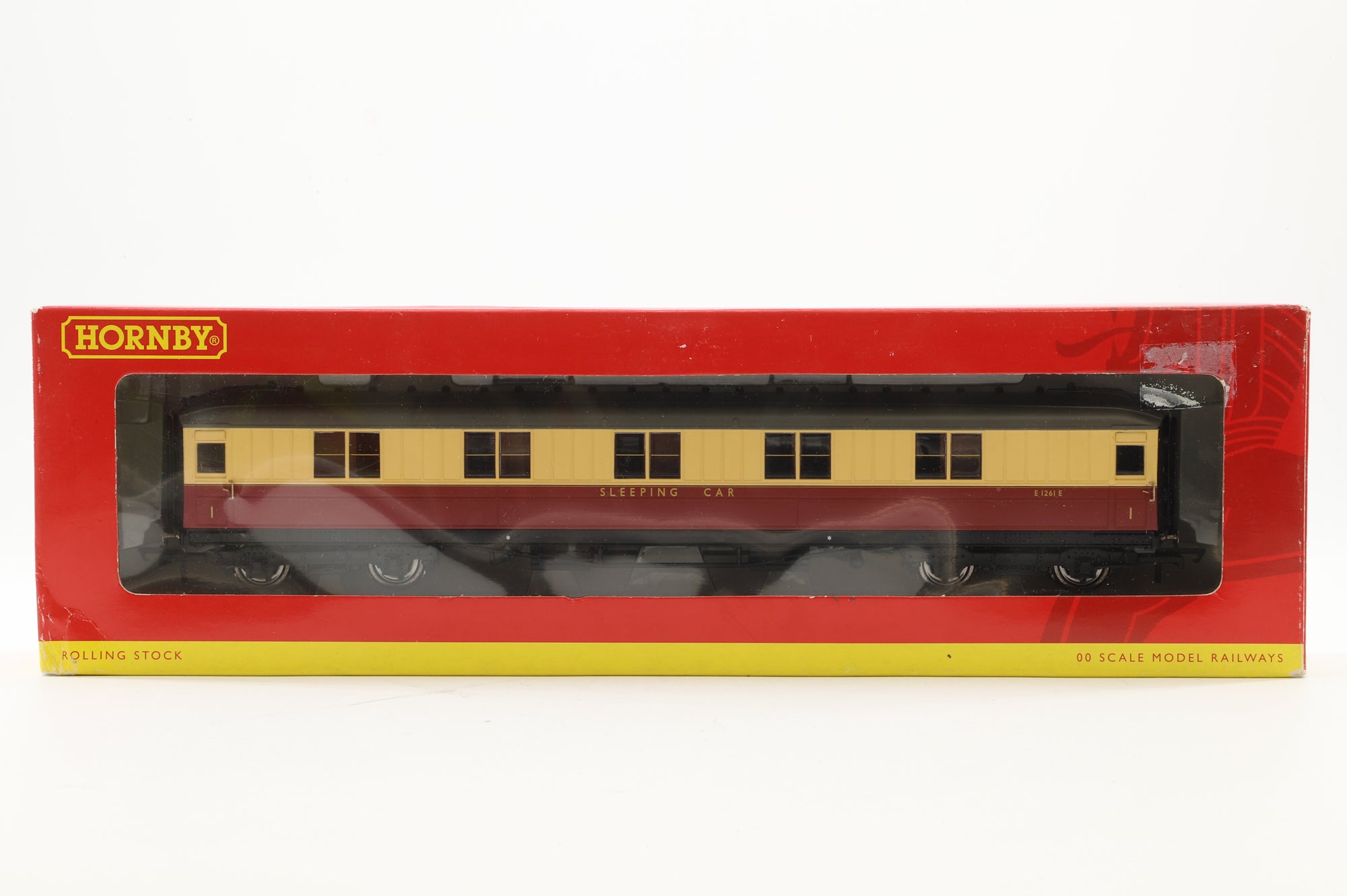 Hornby OO R4180/4182A Set of 2x Gresley 61ft 6in Coaches in BR(E) Crimson/Cream