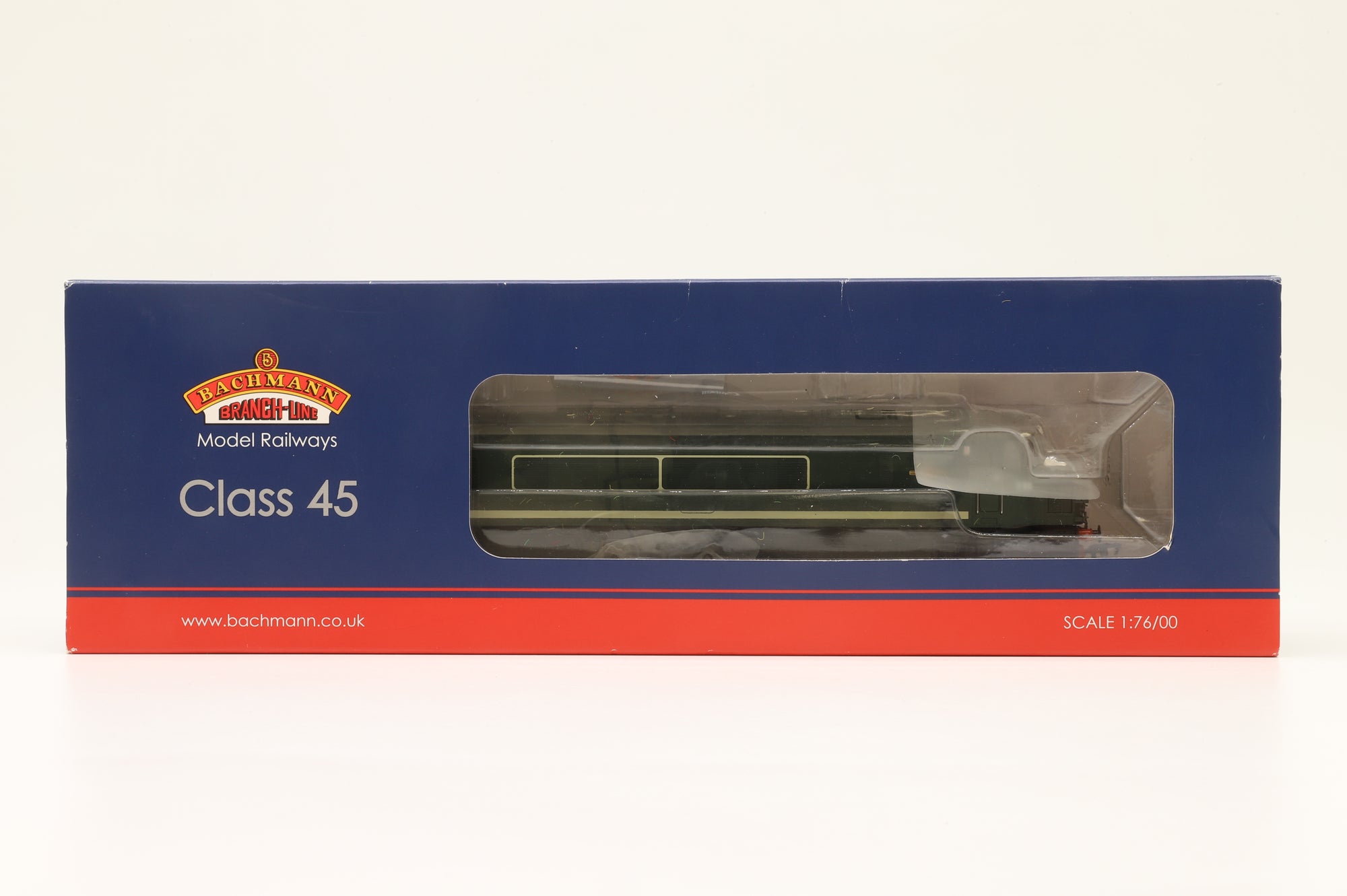 Bachmann OO 32-679 Class 45 Diesel 'D95' BR Green
