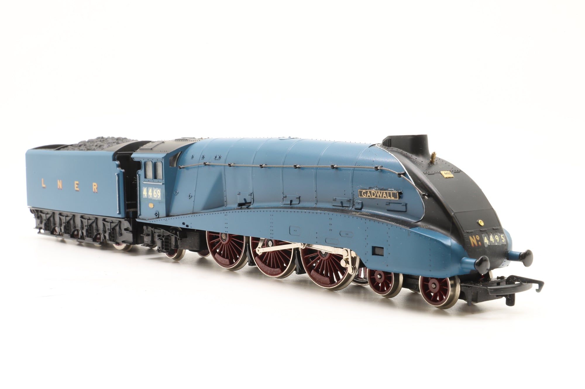 Hornby OO Class A4 4469 'Gadwell' in LNER Garter Blue