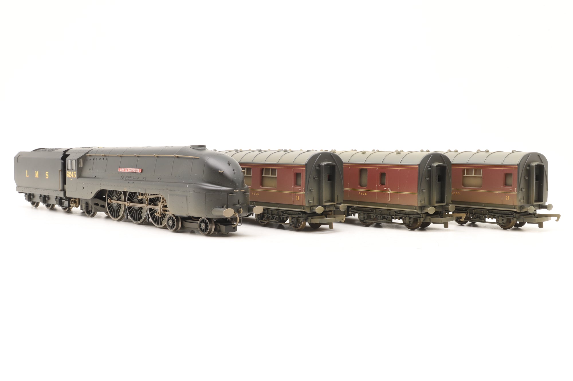 Hornby OO R1060 'Coming Home' Train Pack