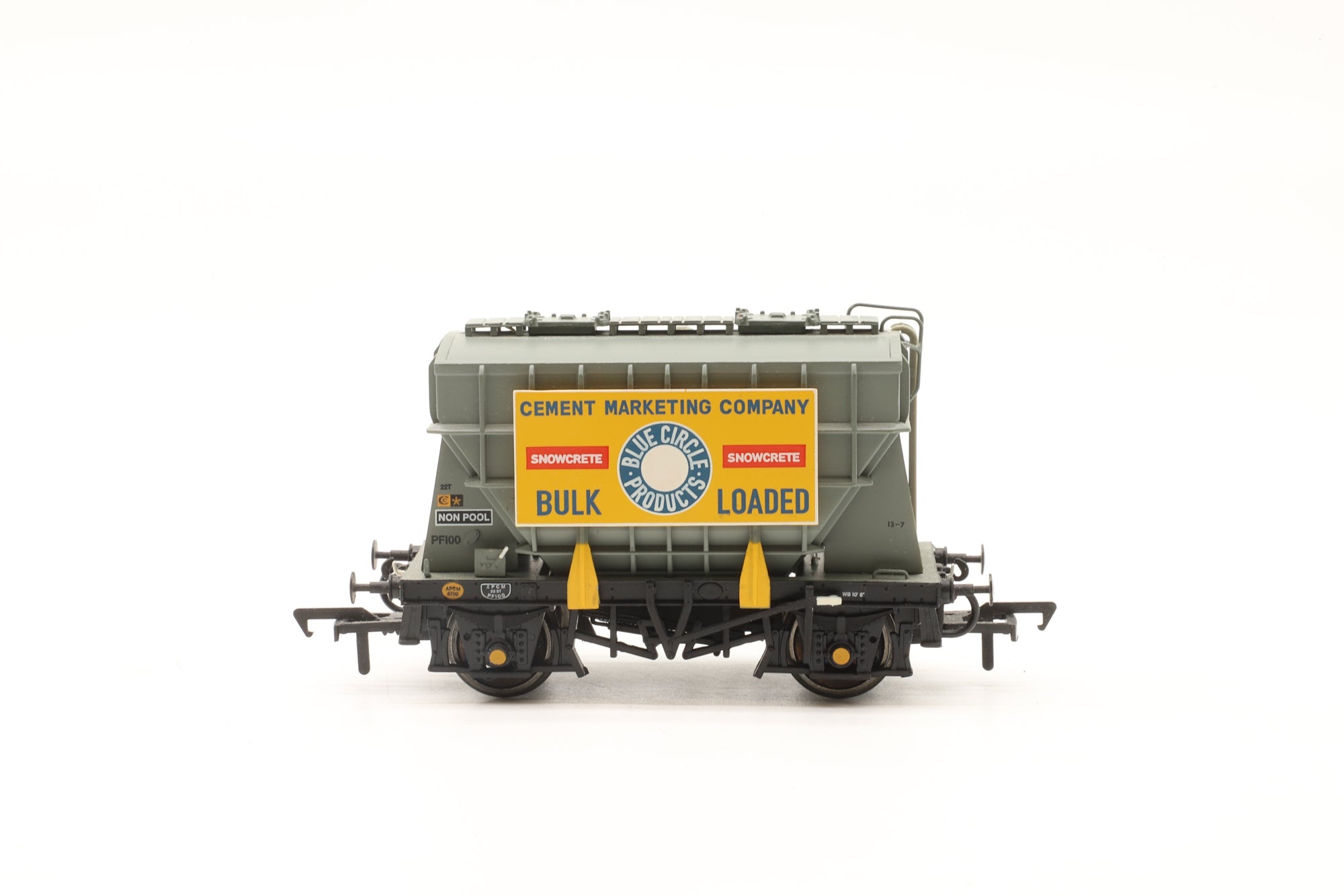 Bachmann OO Rake of 4 Blue Circle Cement Presflos