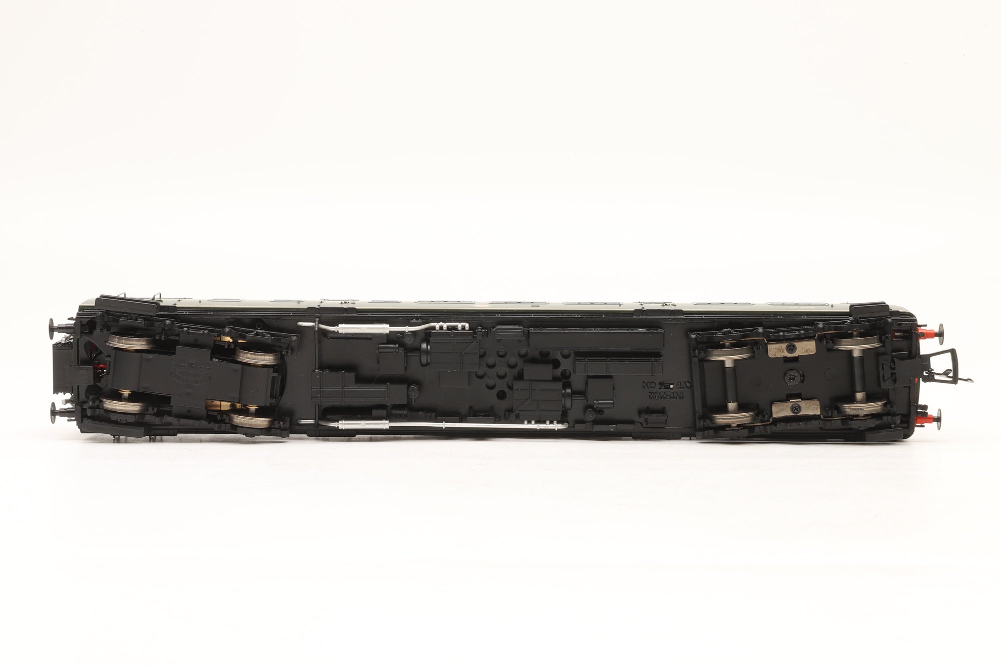 Bachmann OO 32-285A Class 101 DMU BR Green (Speed Whiskers), DCC fitted